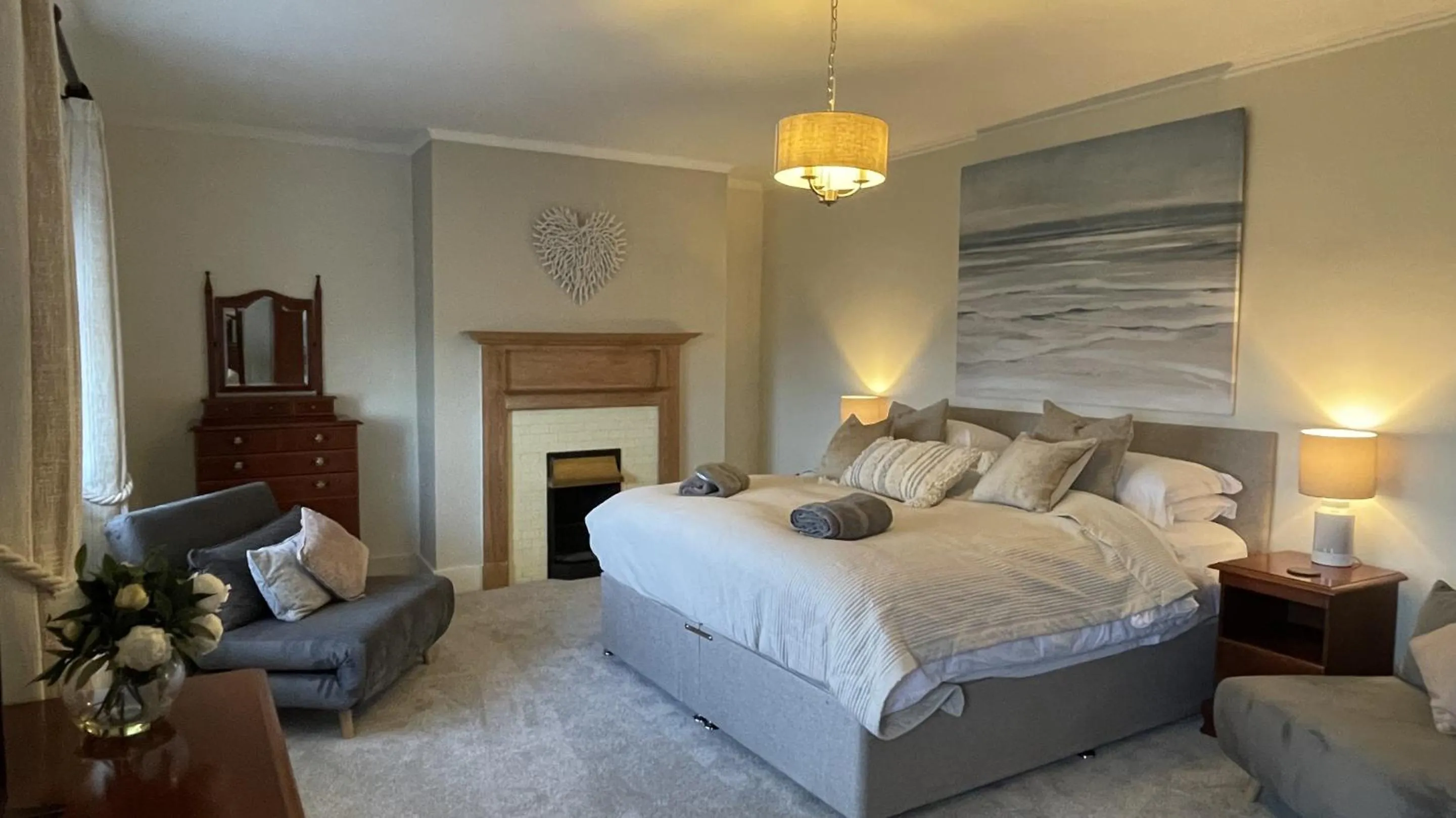 Bedroom, Bed in Tan Y Cytiau