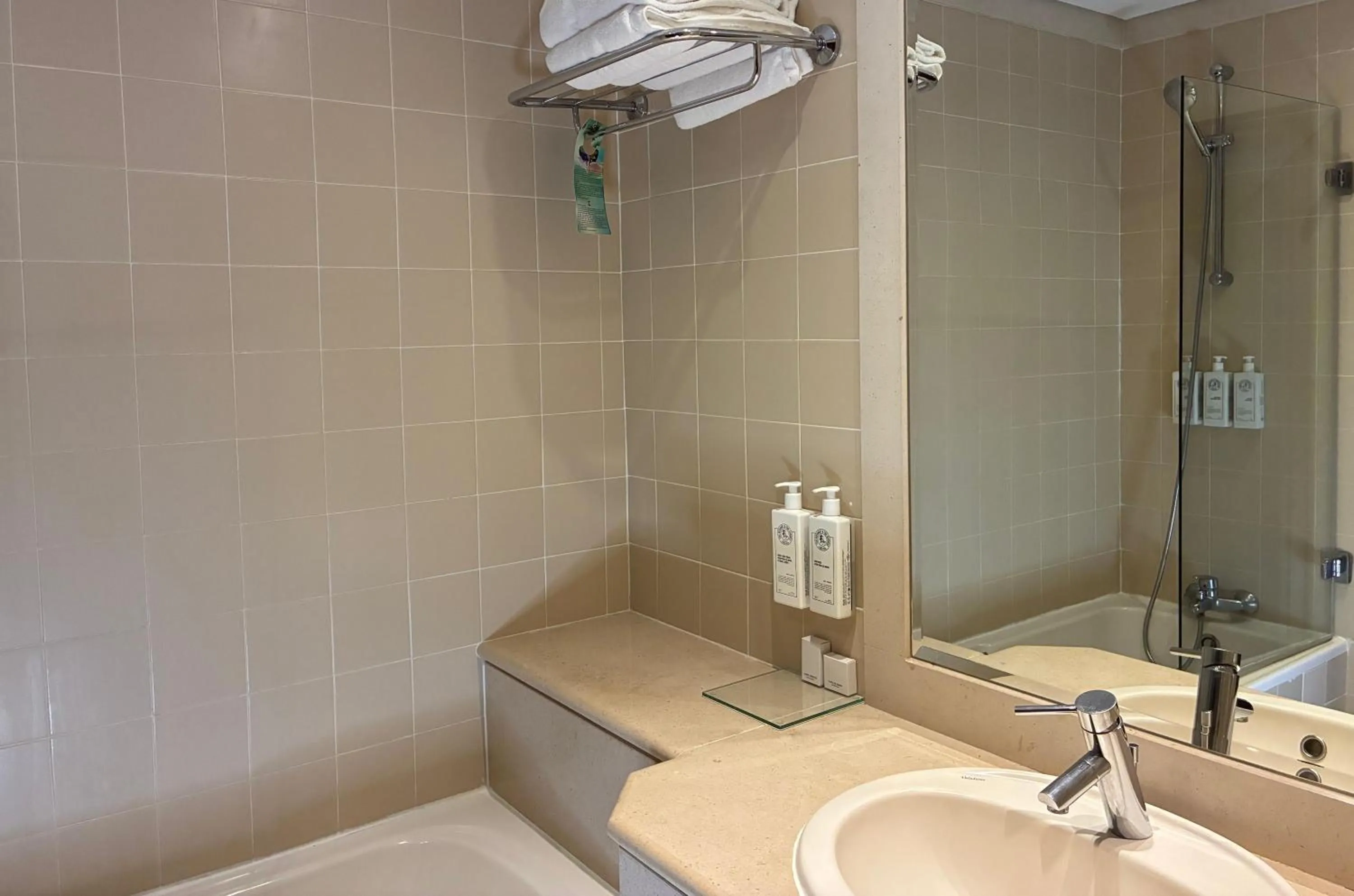 Bathroom in Verdi Santarém