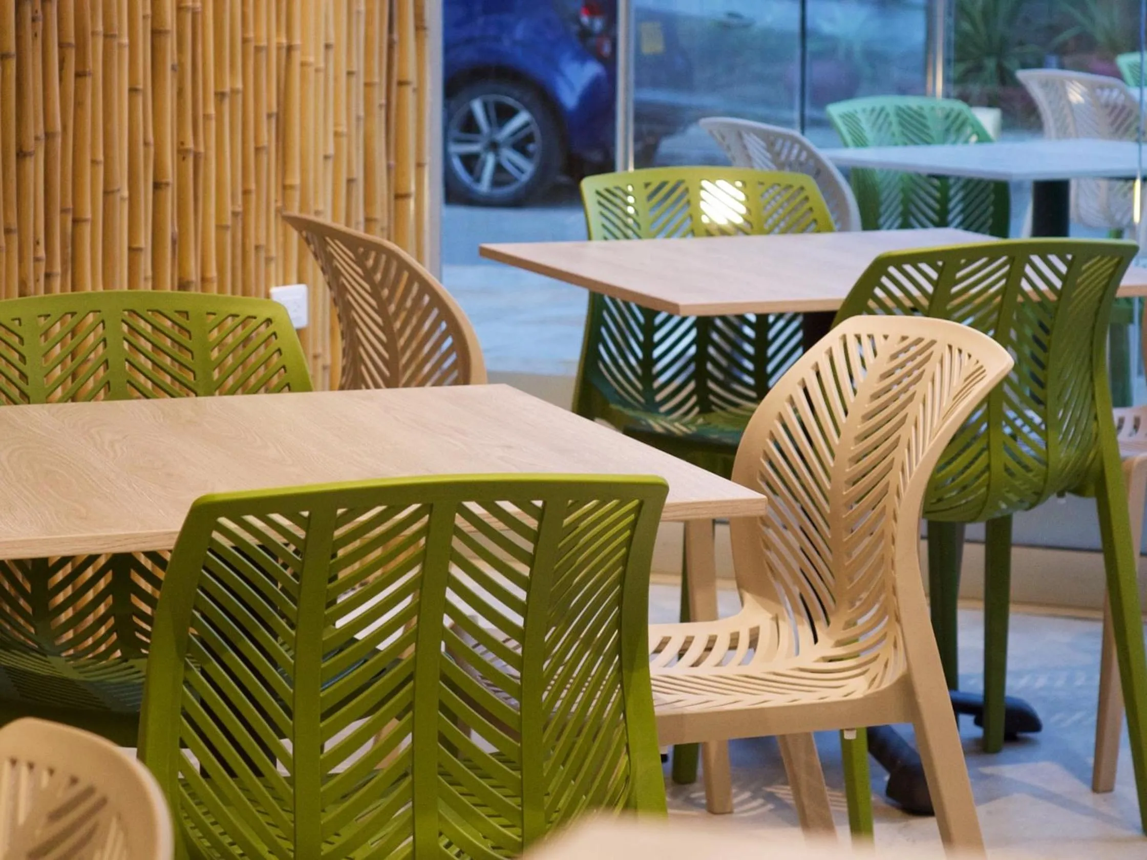 Restaurant/places to eat in Hotel La Riviera