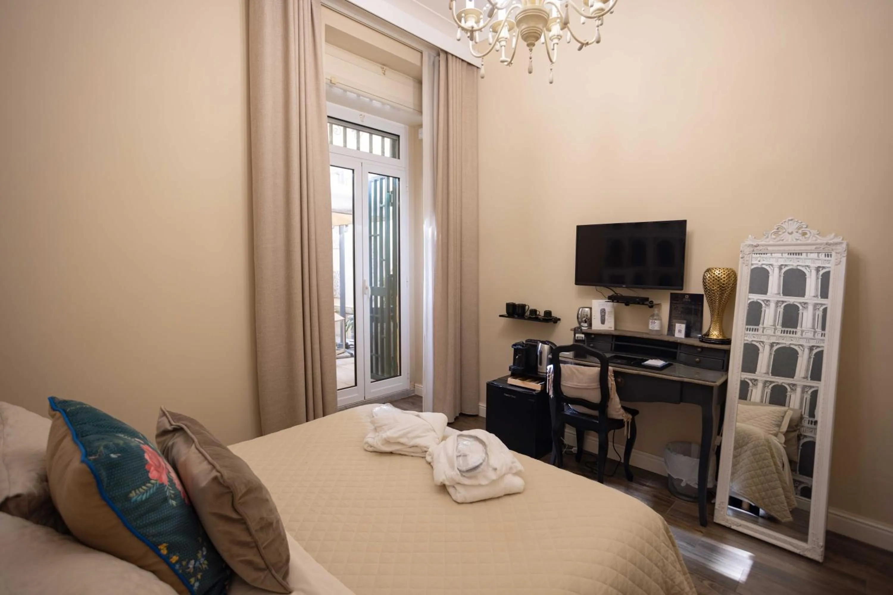 Bed in Domus Deorum Deluxe