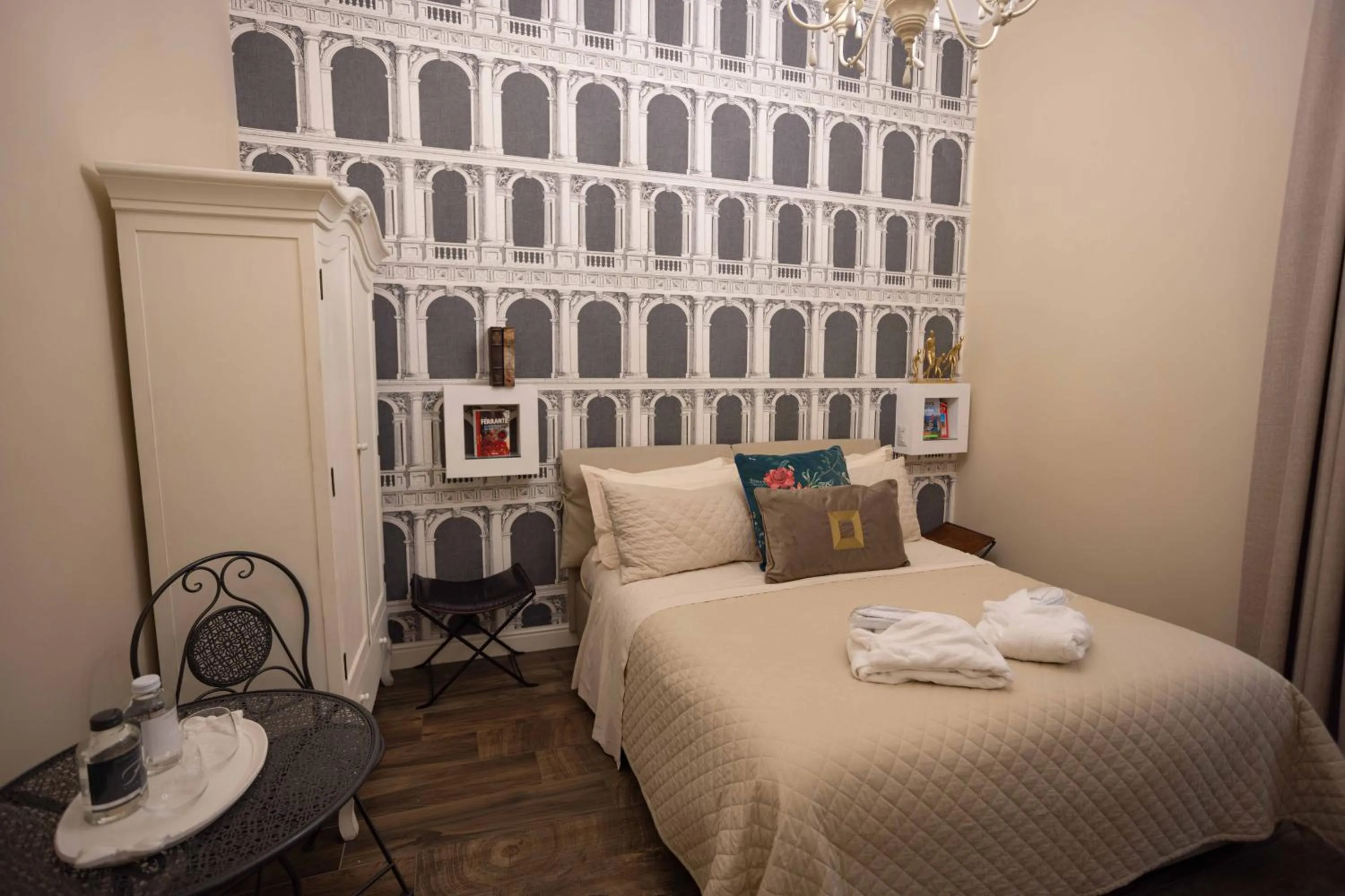 Bed in Domus Deorum Deluxe