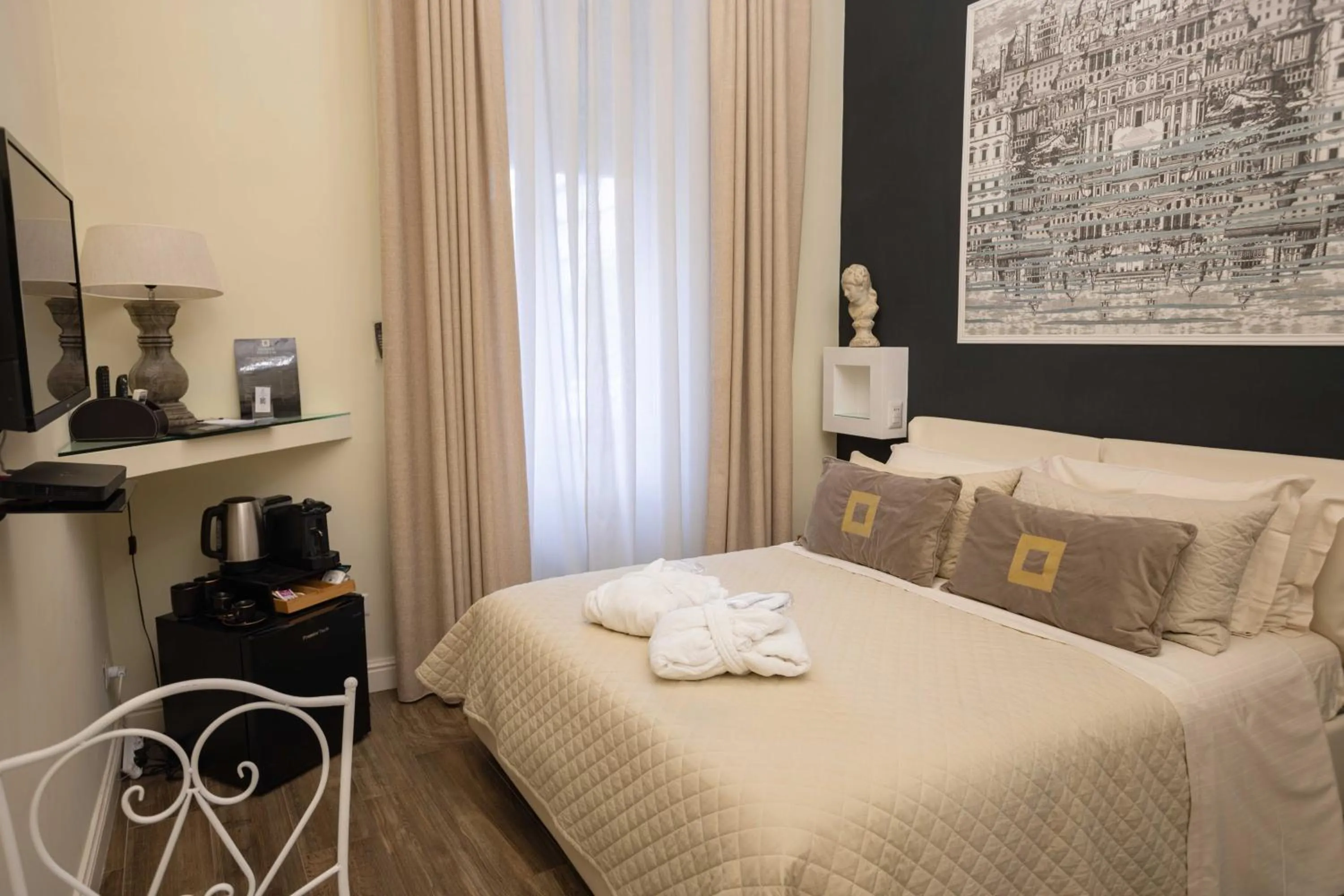 Bed in Domus Deorum Deluxe