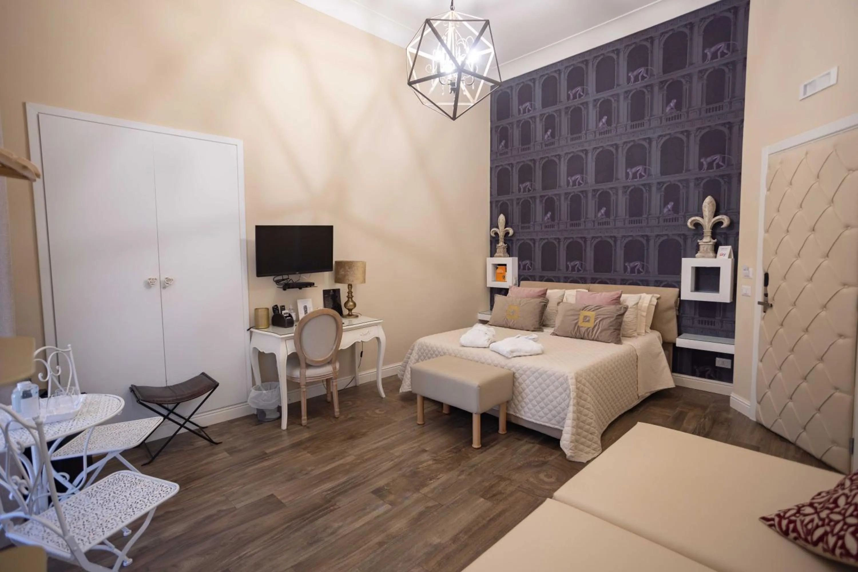 Bed in Domus Deorum Deluxe