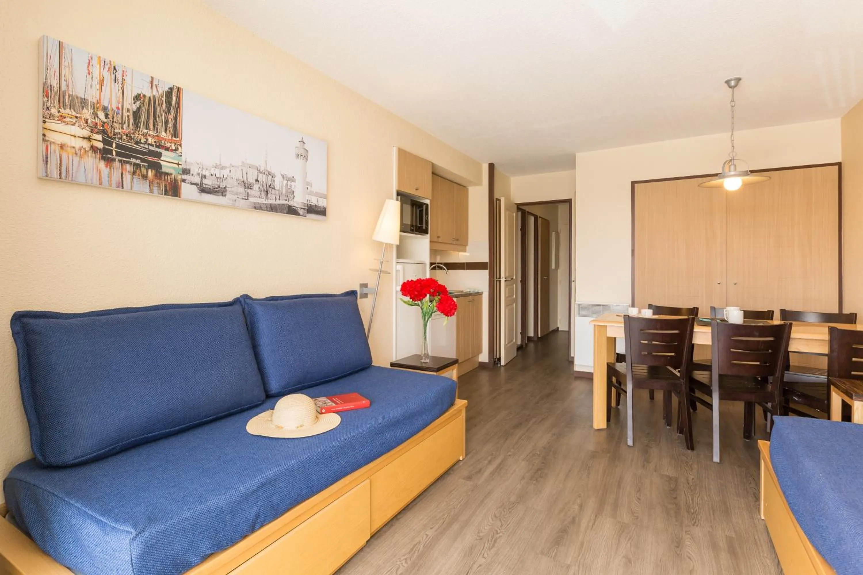 Dining area in SOWELL RESIDENCES Le Port