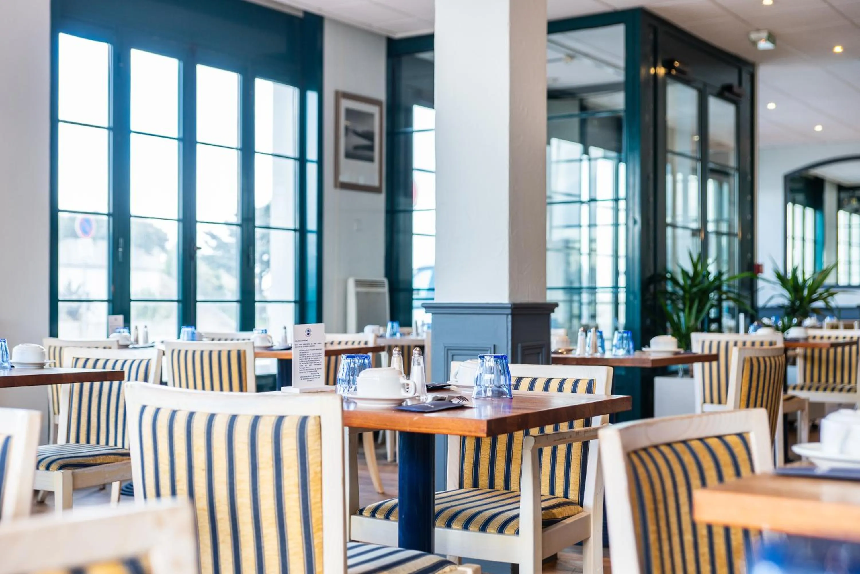 Breakfast in SOWELL RESIDENCES Le Port