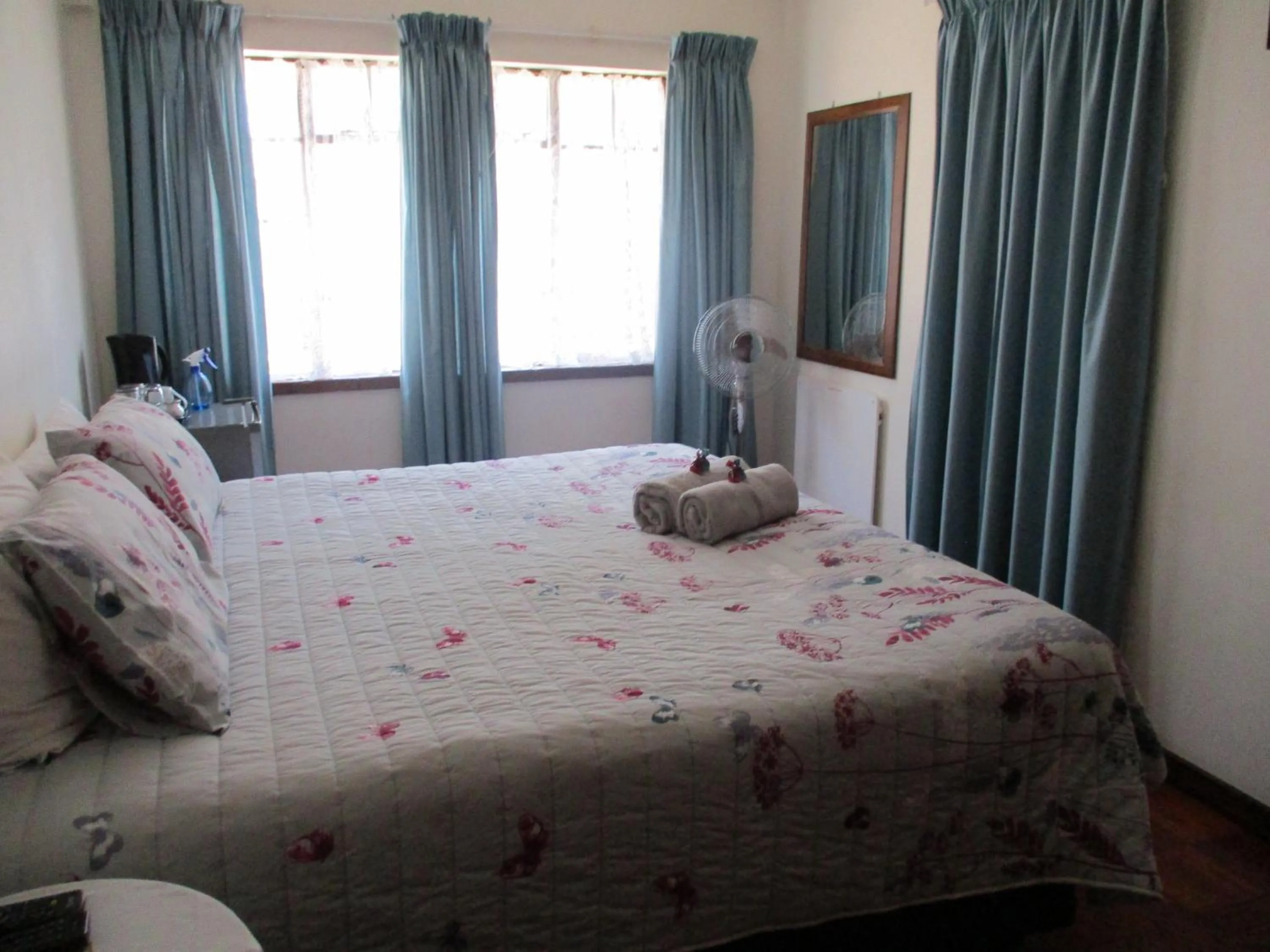 Bedroom, Bed in White Rose Guest House