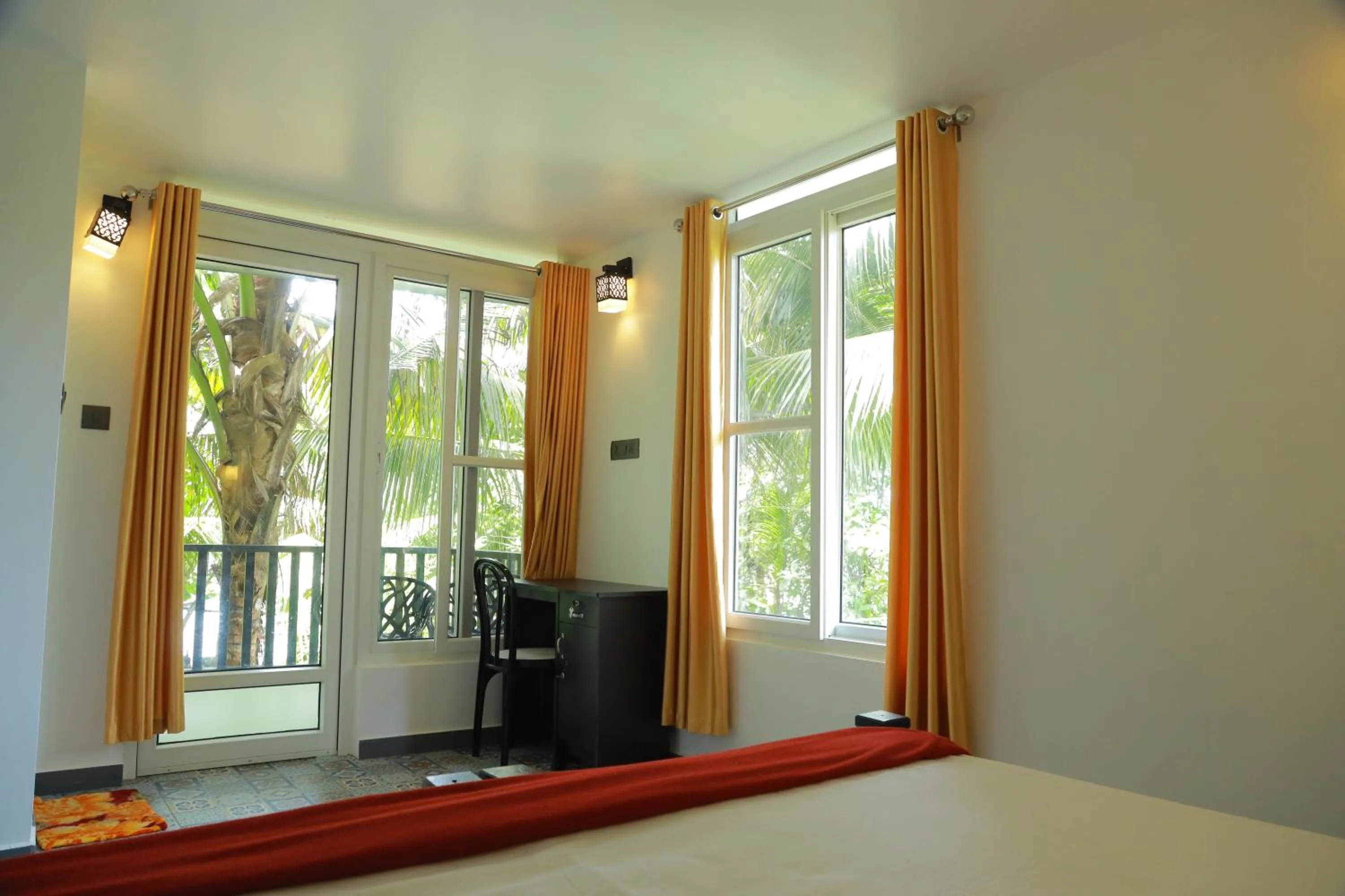 Lakefront Beach Homes