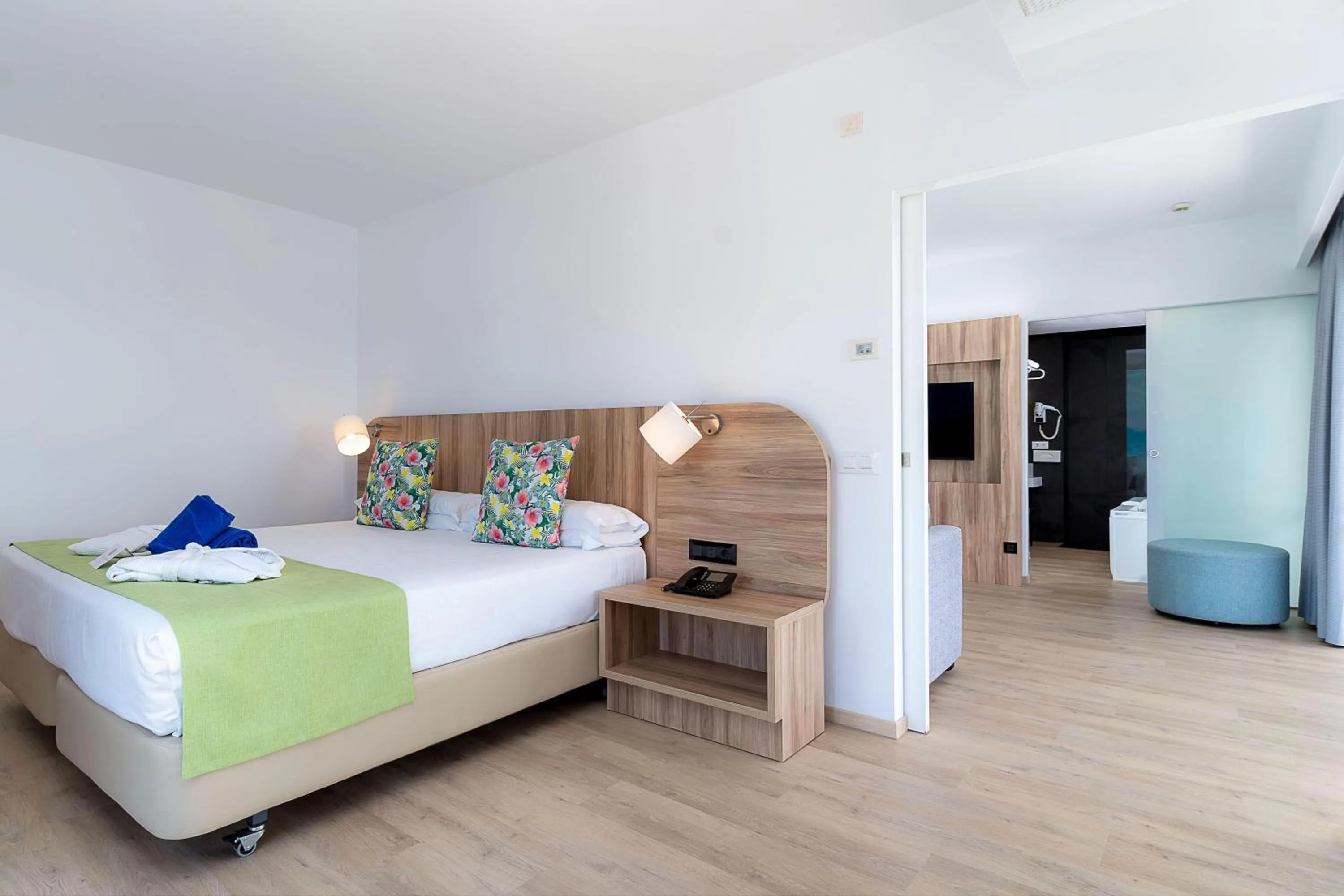 Photo of the whole room, Bed in Hotel Costa Calero Thalasso & Spa