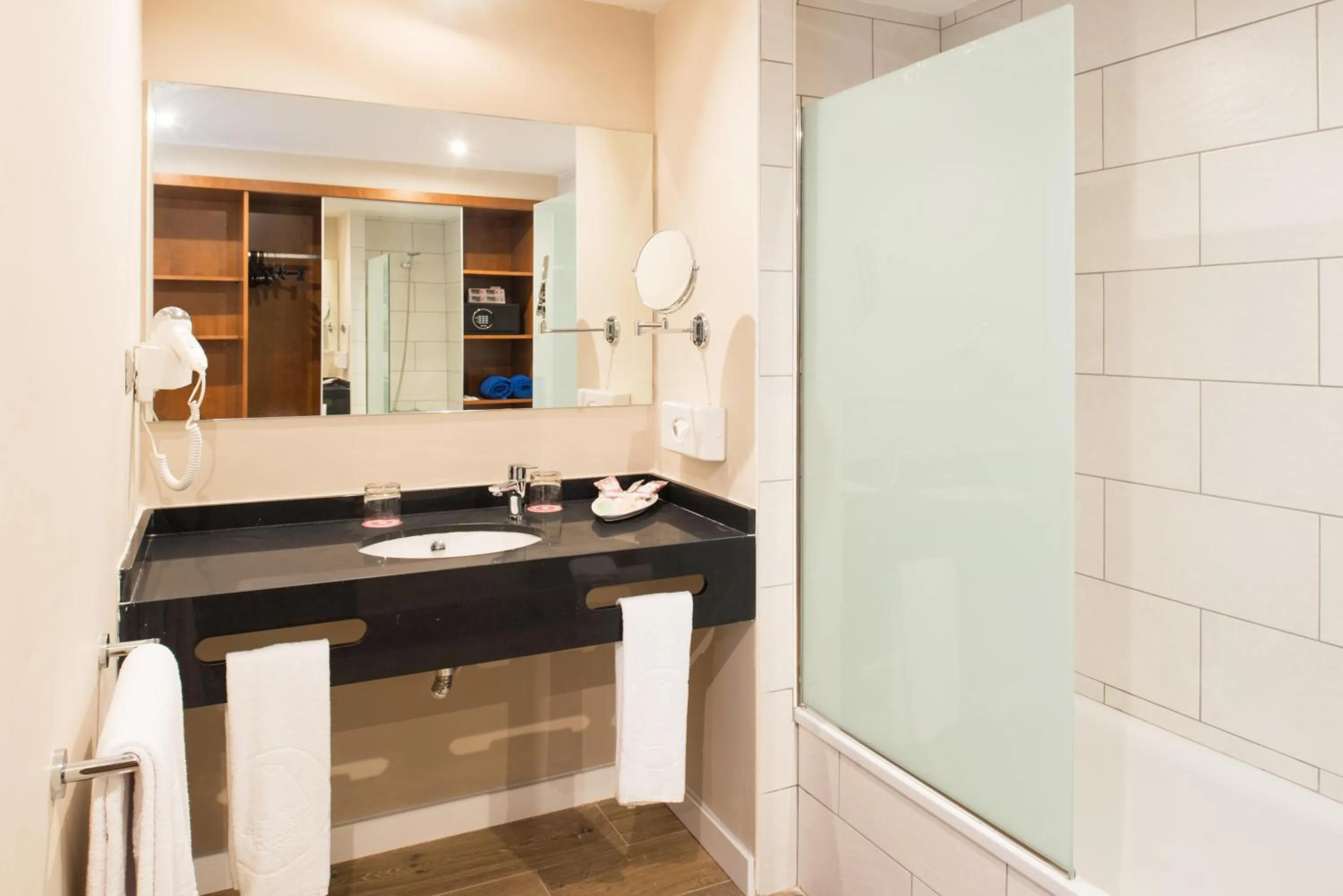 Bathroom in Hotel Costa Calero Thalasso & Spa