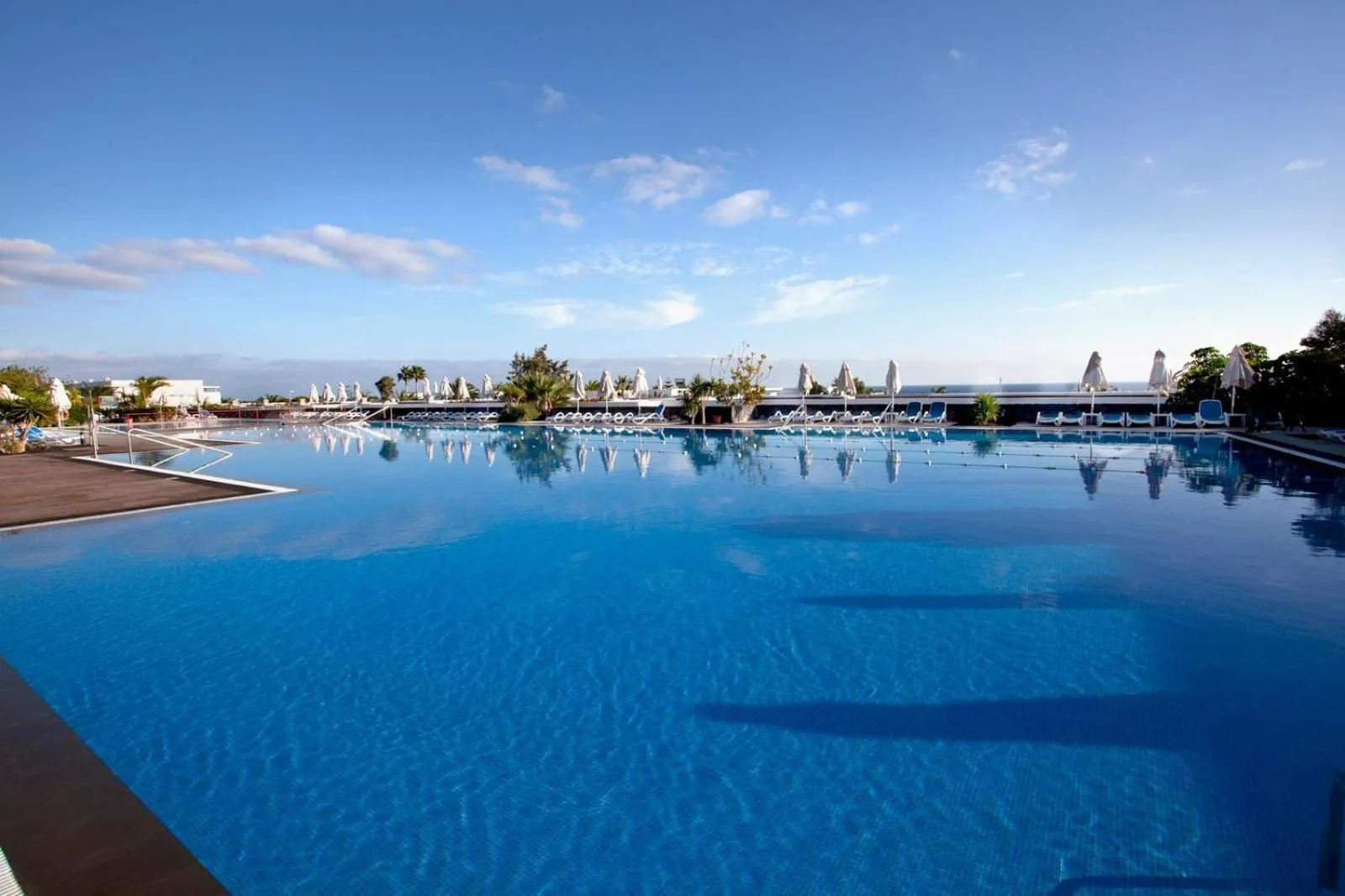 Swimming pool in Hotel Costa Calero Thalasso & Spa