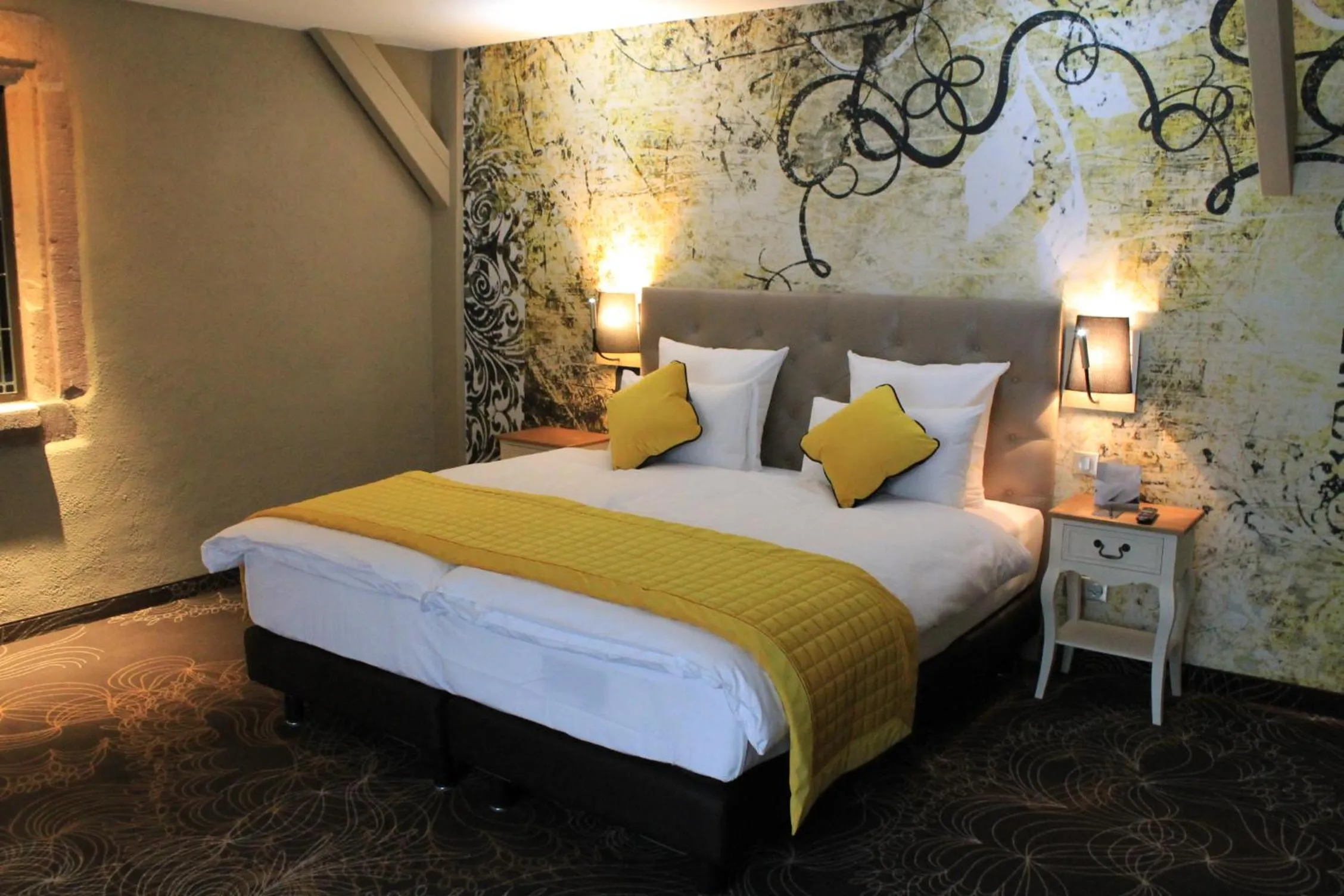 Bedroom, Bed in Hotel La Couronne