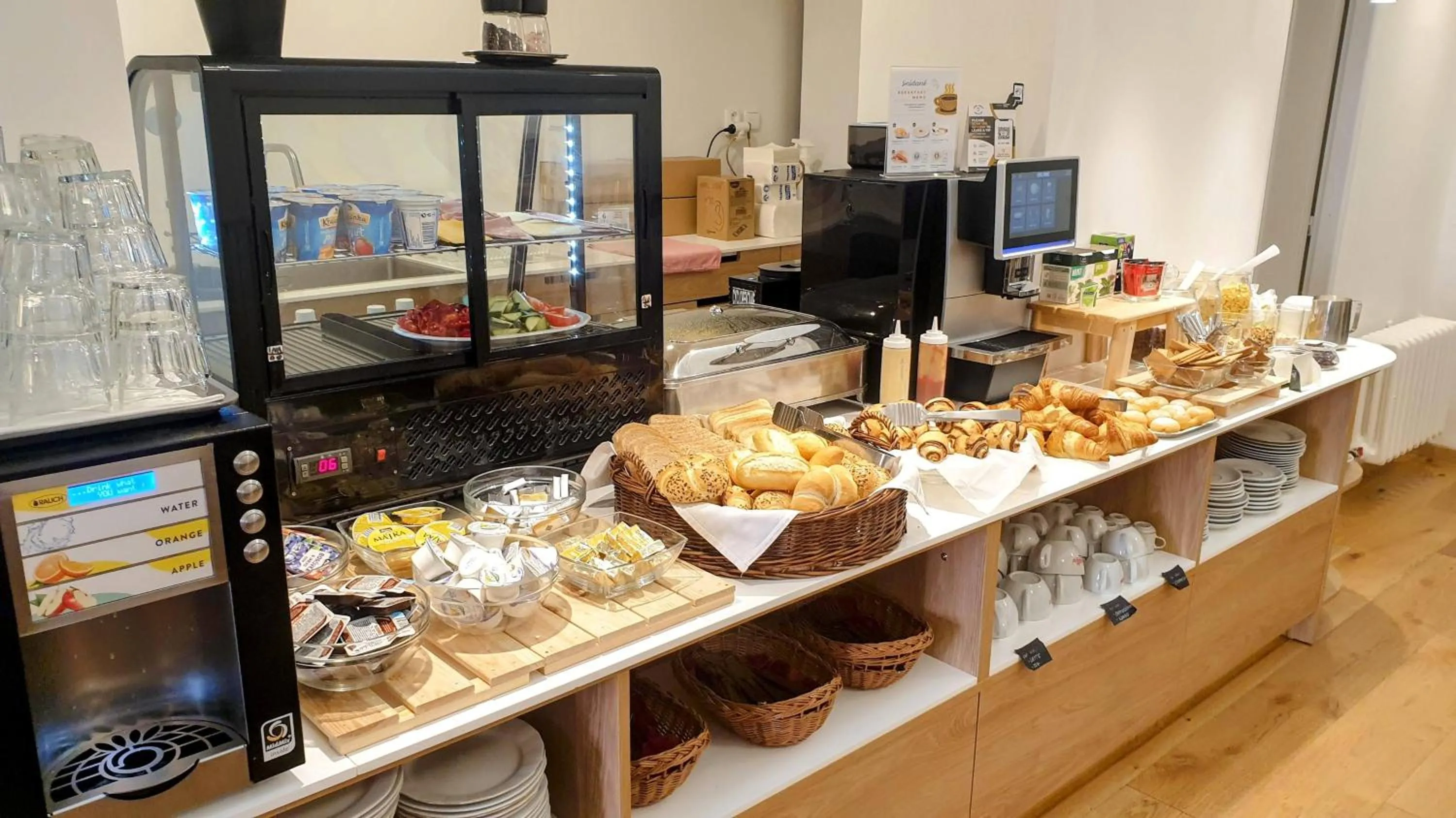 Food and drinks in Self-service Hotel Ostaš Praha