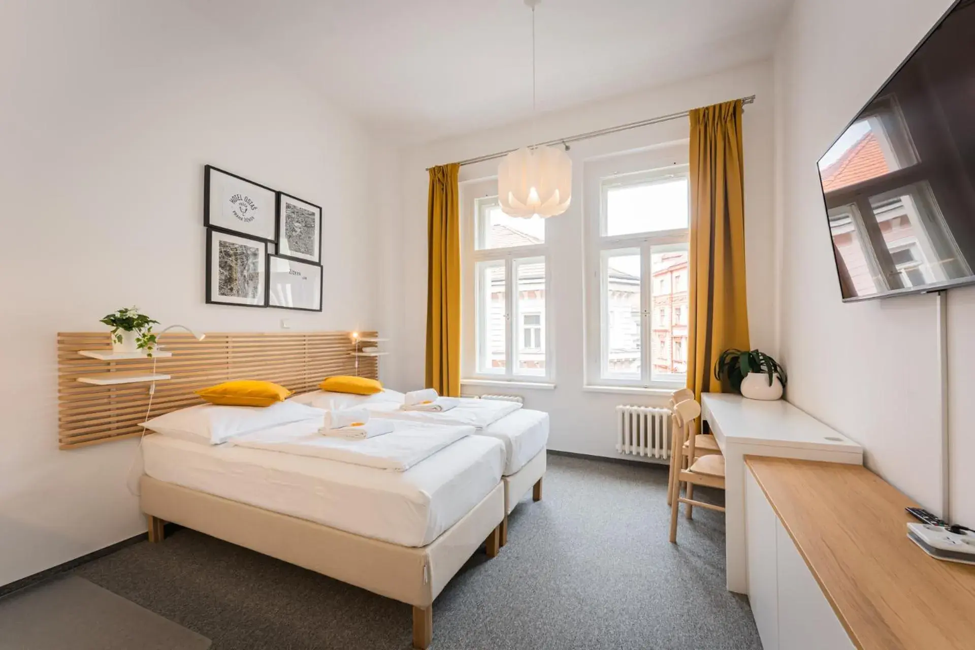 Superior Double or Twin Room with City View - single occupancy in Self-service Hotel Ostaš Praha Superior Double or Twin Room with City View - single occupancy in Self-service Hotel Ostaš Praha