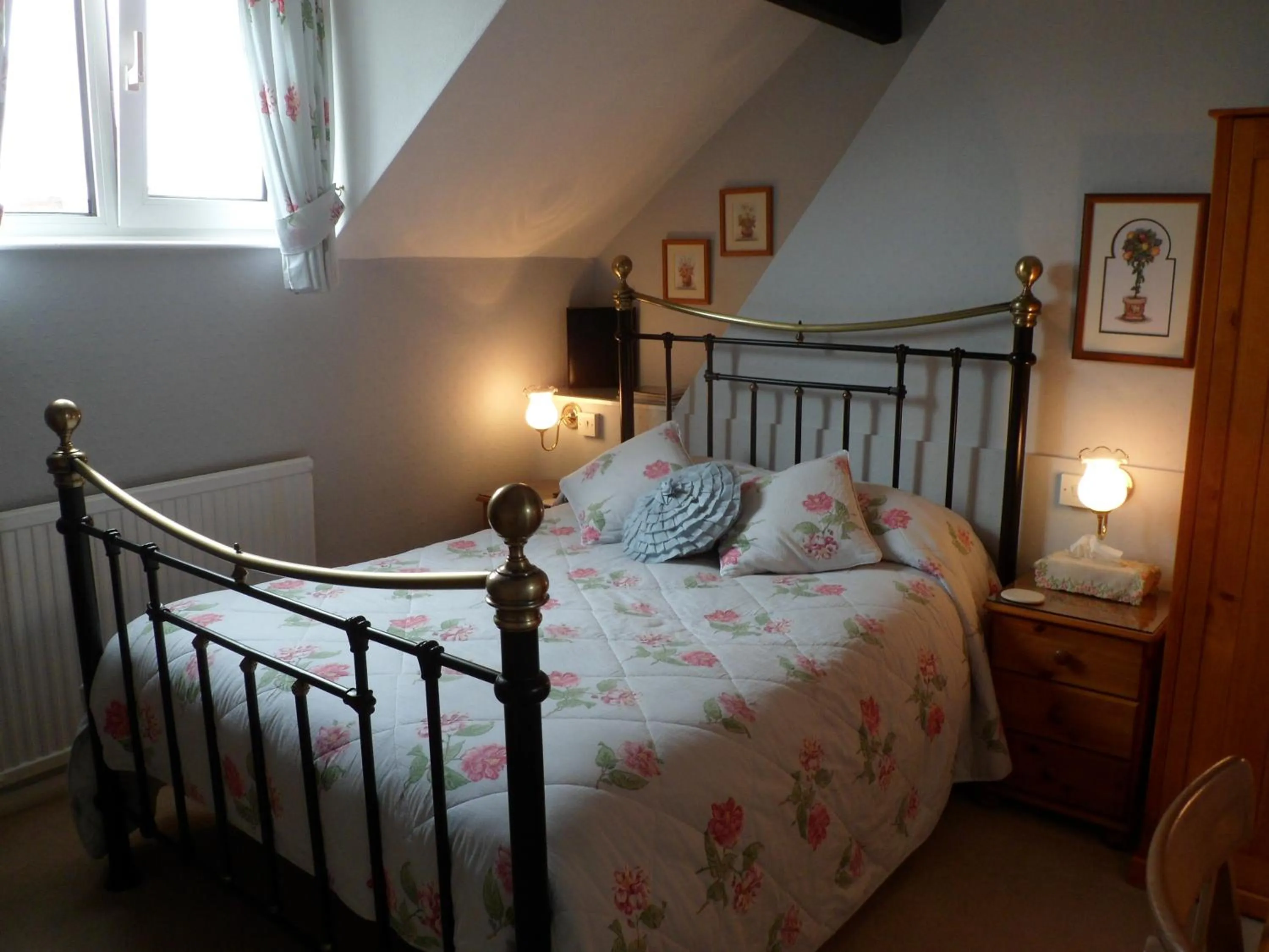 Decorative detail, Bed in The Farthings