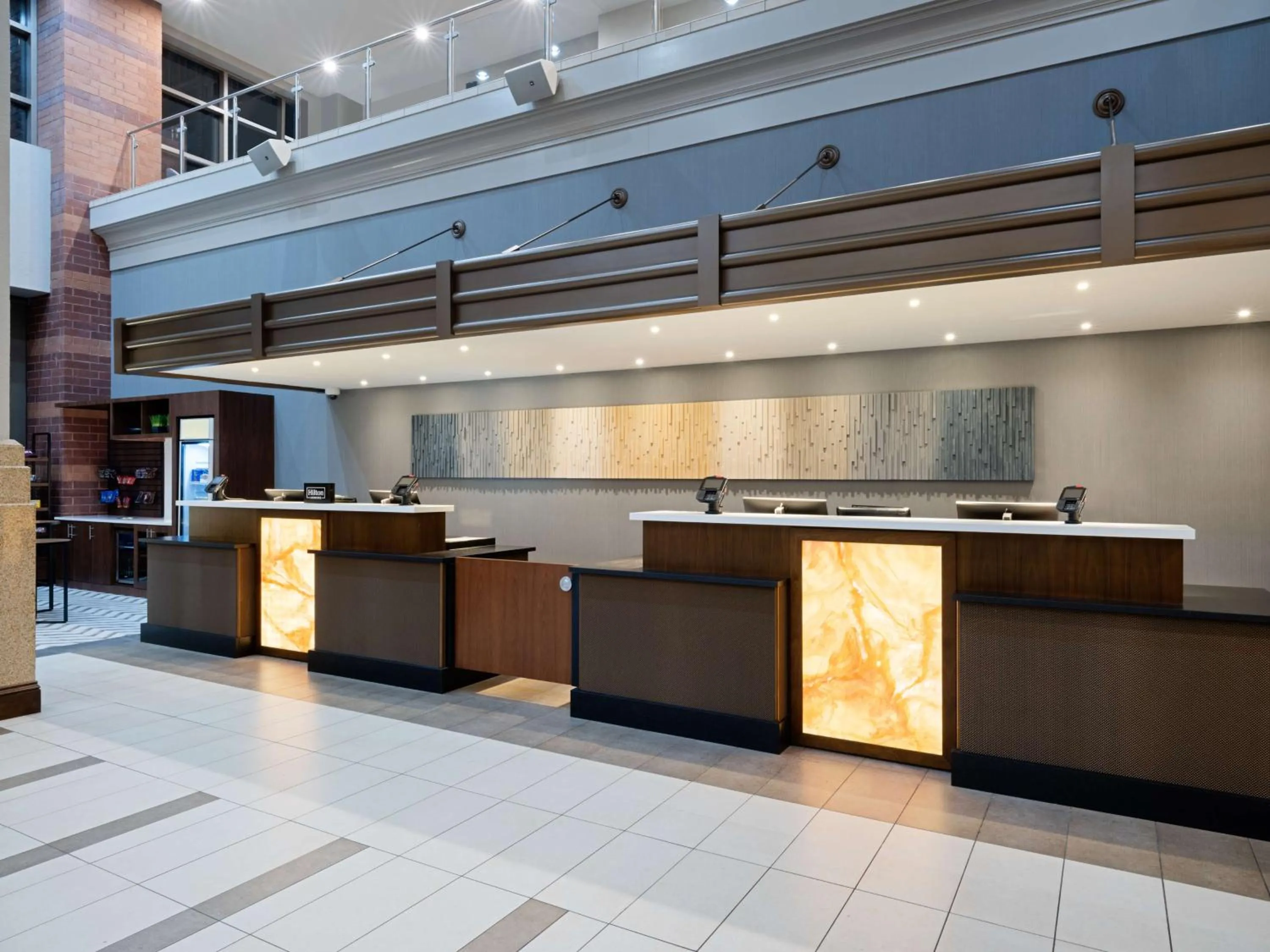 Lobby or reception in Embassy Suites Chicago - Downtown River North