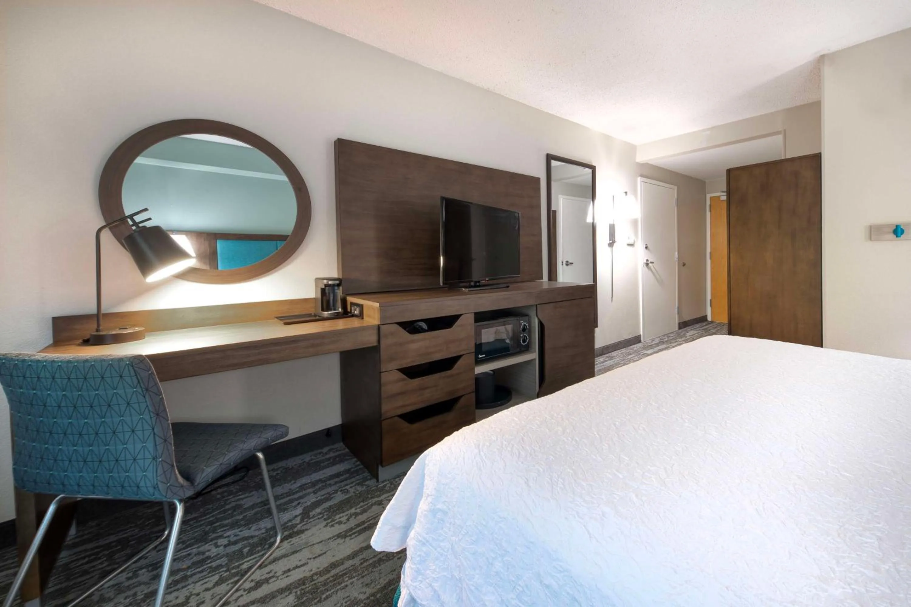 Bedroom, Bed in Hampton Inn & Suites Wilmington/Wrightsville Beach