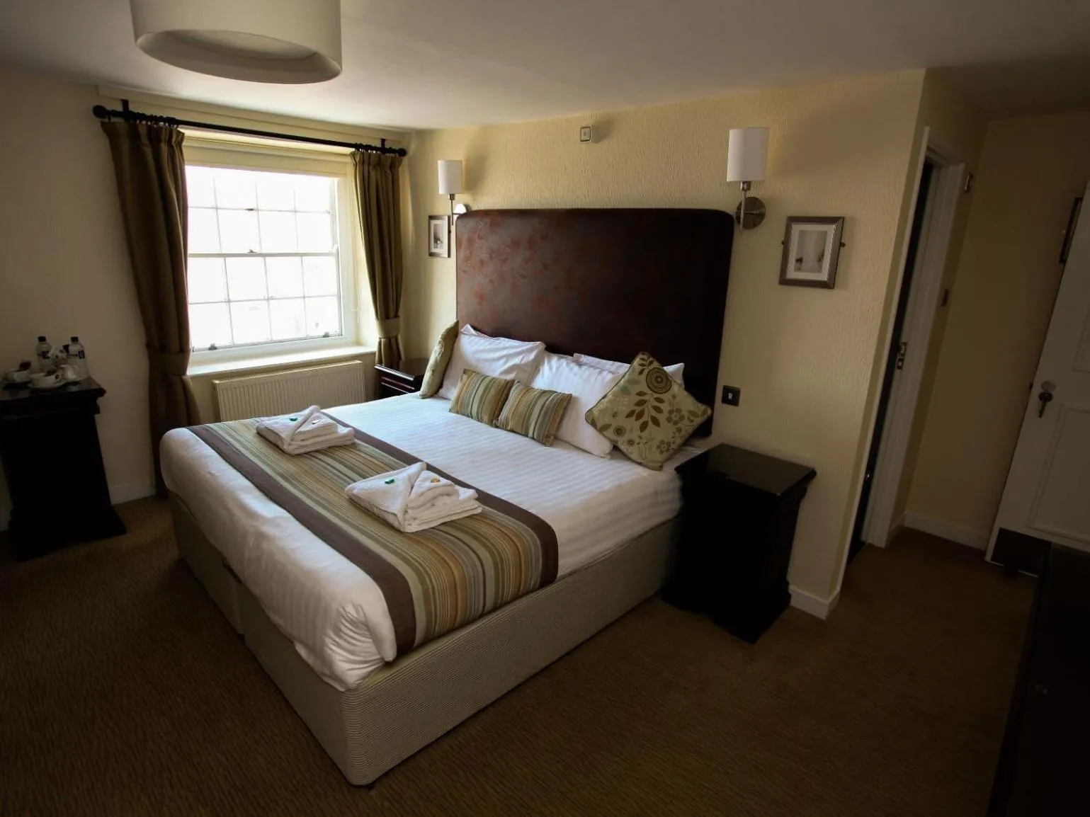 Bedroom, Bed in The George