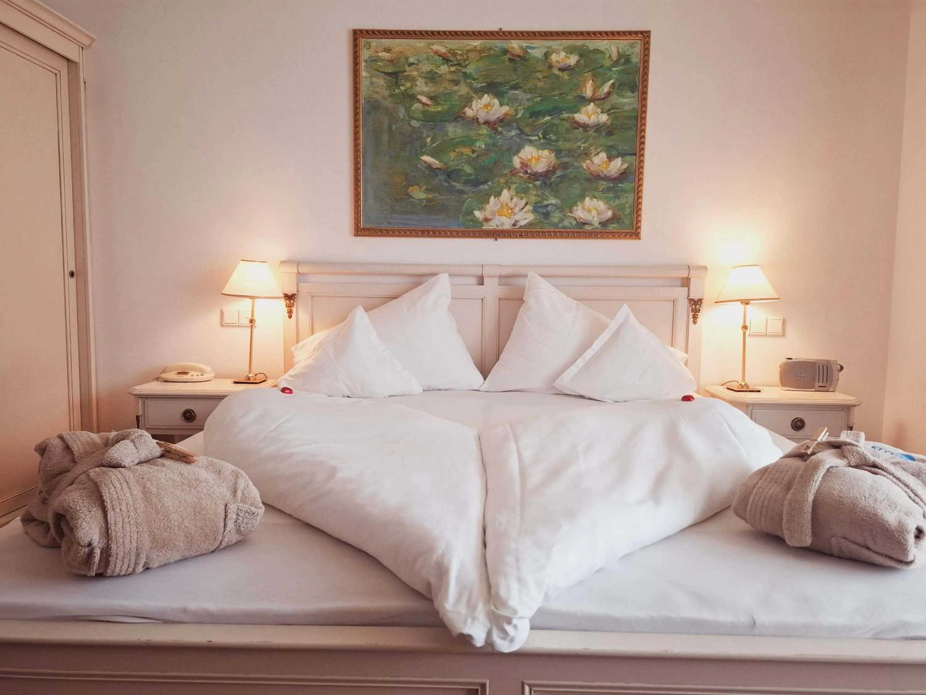 Bedroom, Bed in Seegarten