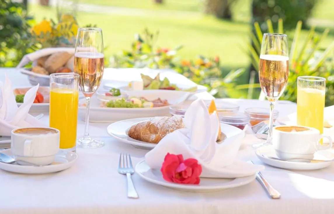 Breakfast in Seegarten