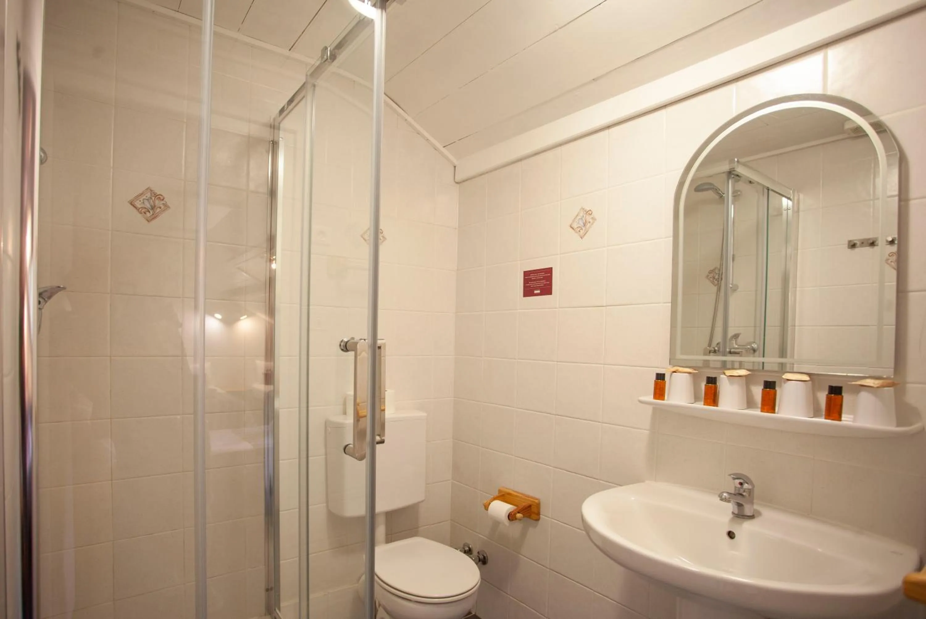 Bathroom in La Chaumière Mountain Lodge