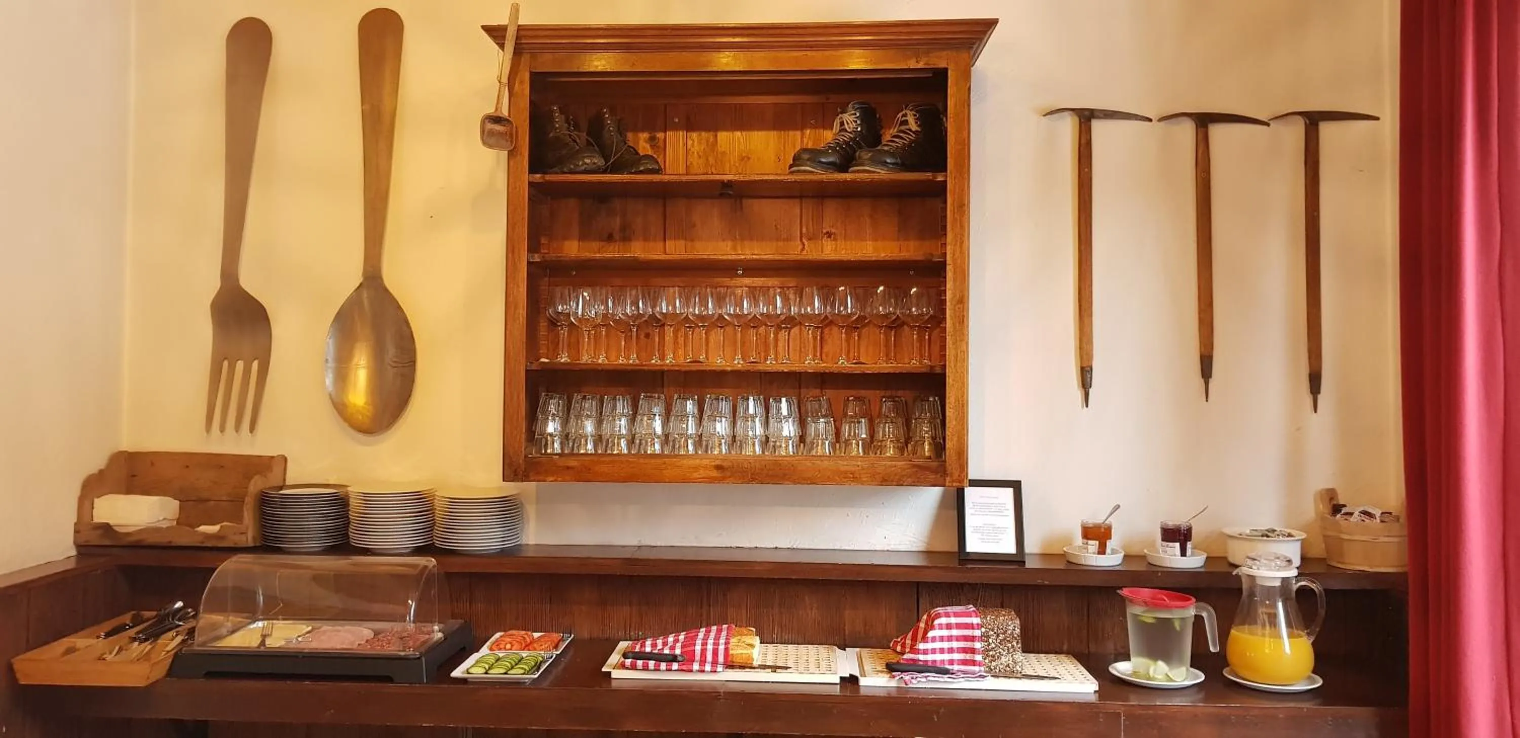 Buffet breakfast in La Chaumière Mountain Lodge