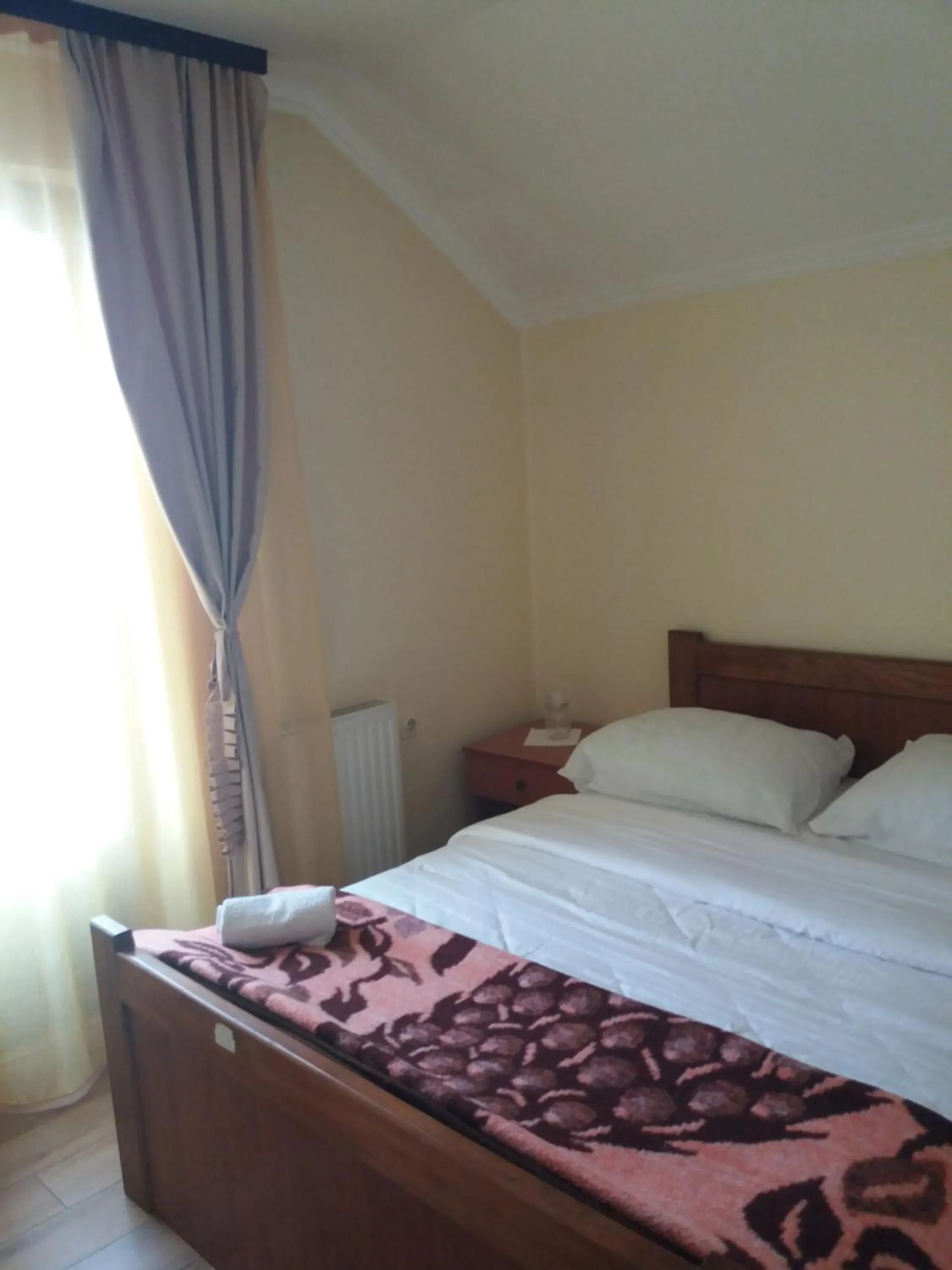 Bed in Motel Restoran Gurman