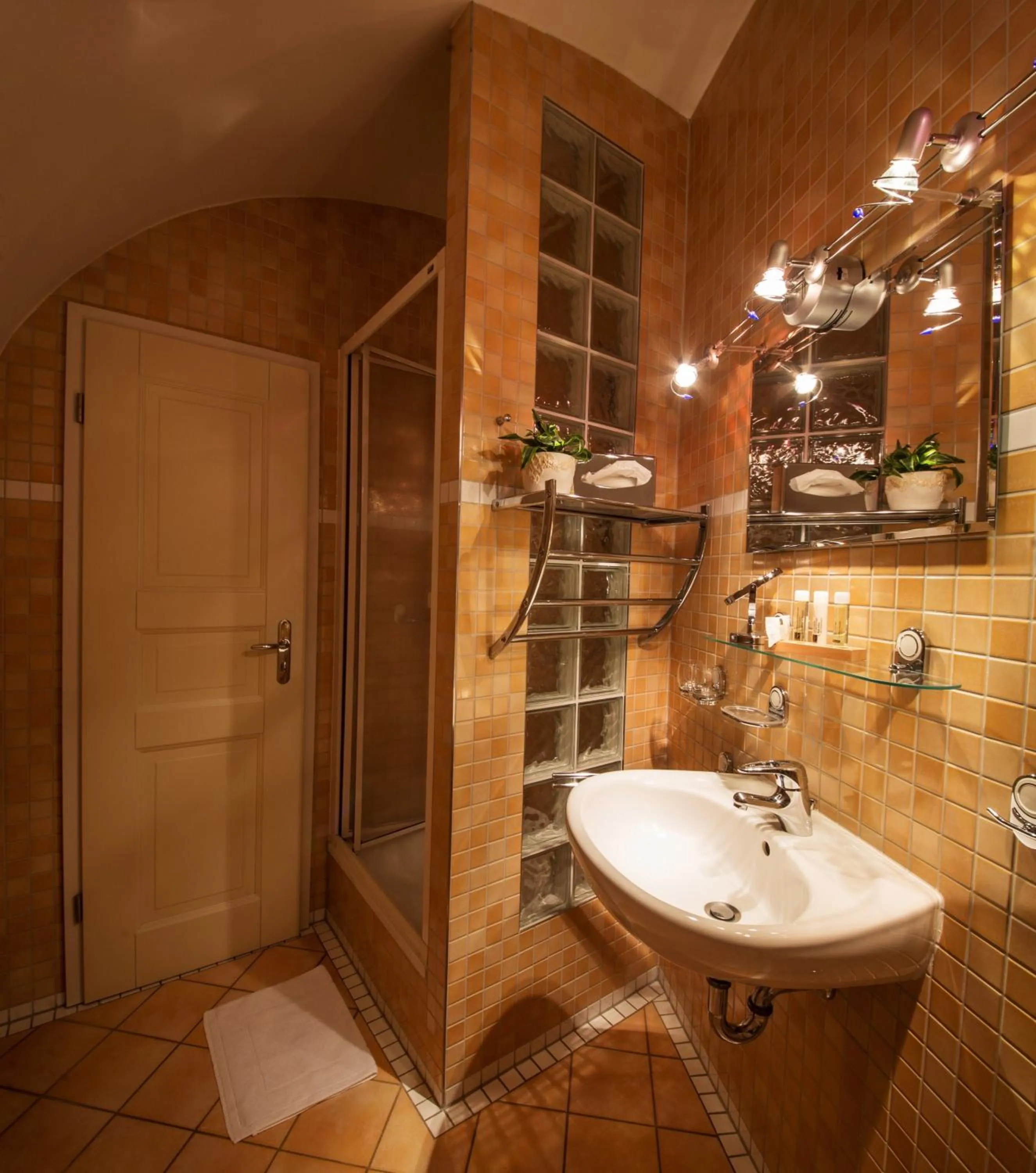 Bathroom in Aparthotel Villa Freisleben