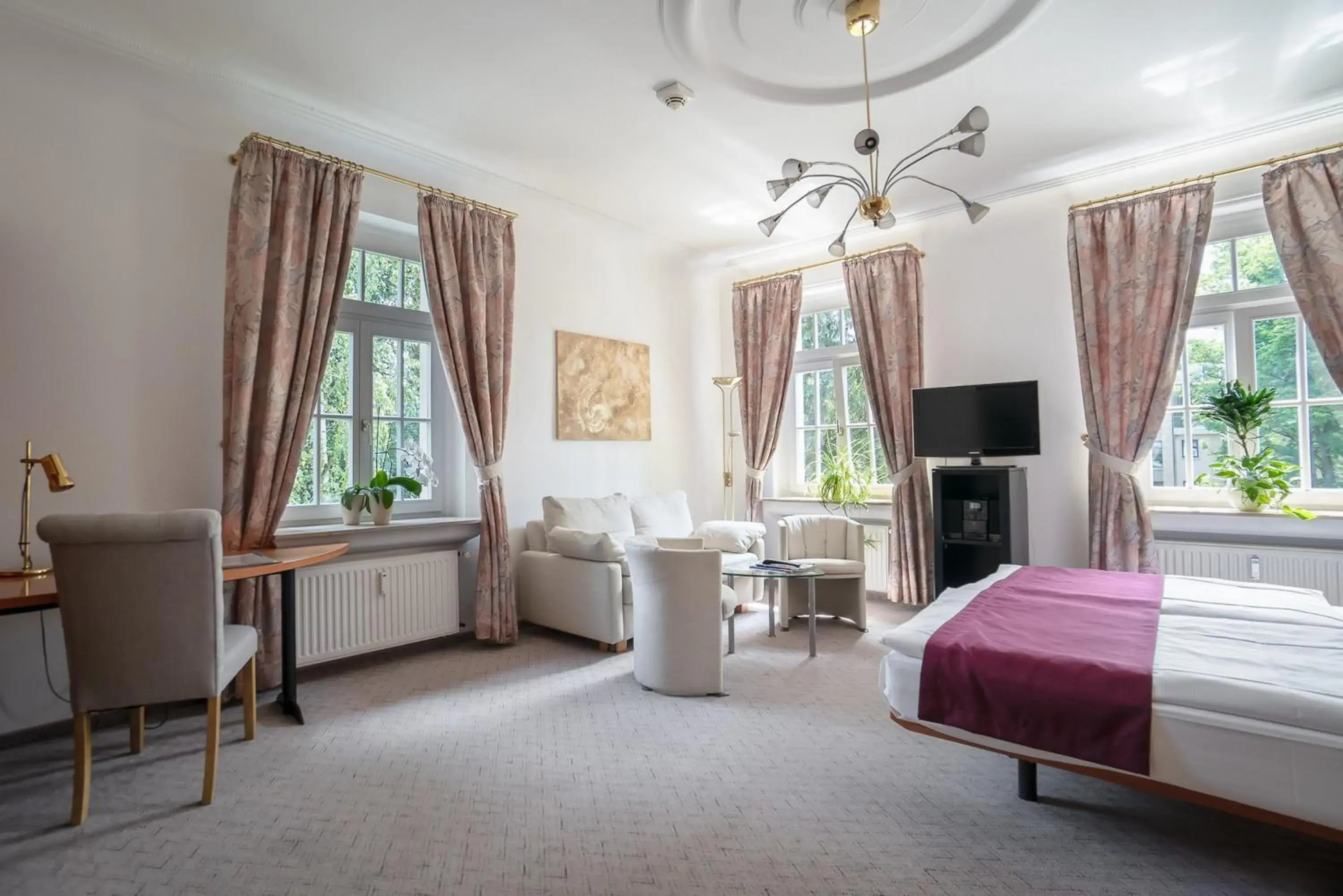 Superior Double Room in Aparthotel Villa Freisleben Superior Double Room in Aparthotel Villa Freisleben