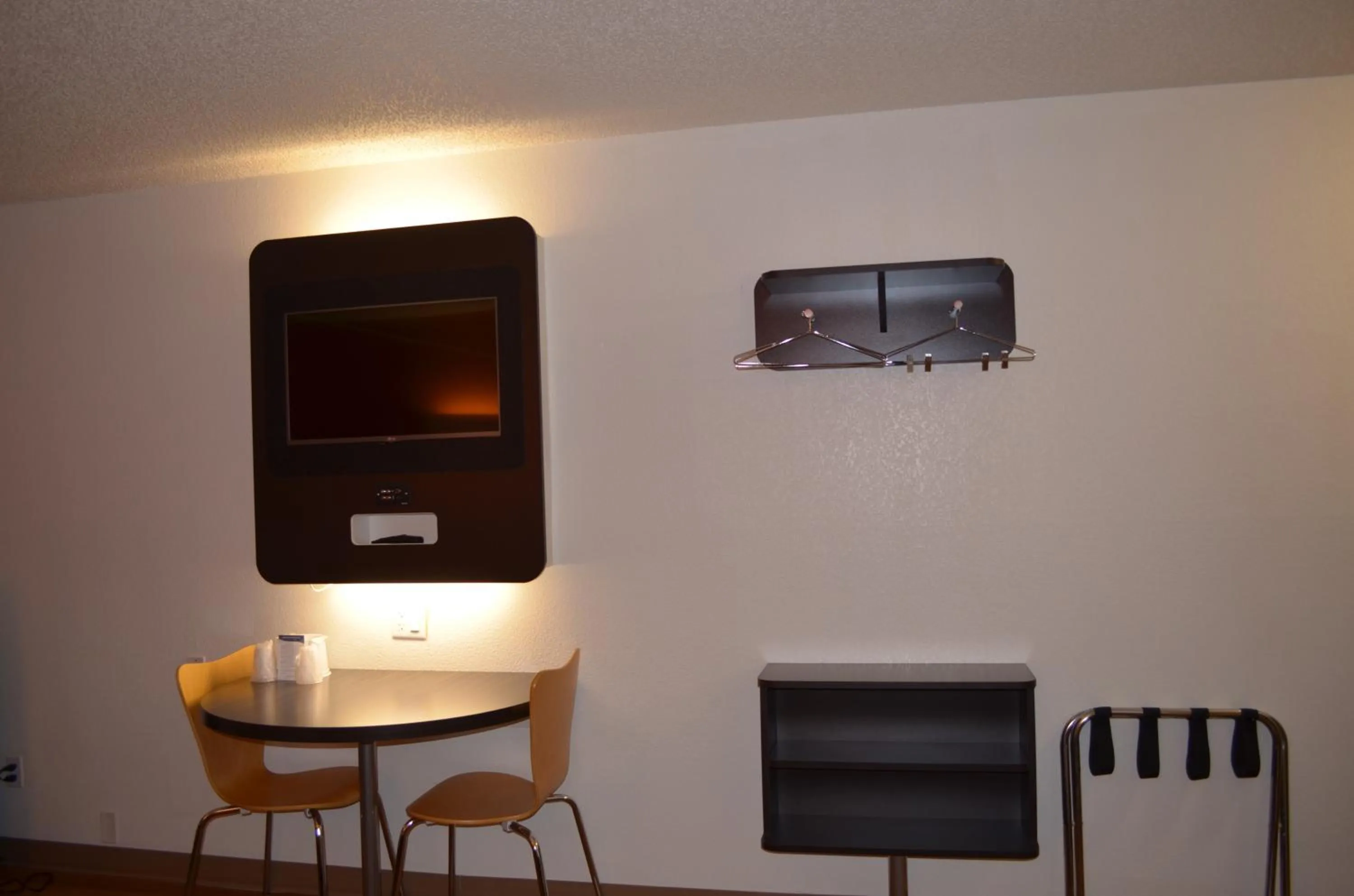 Seating area in Motel 6 Kingsland Kings Bay Naval