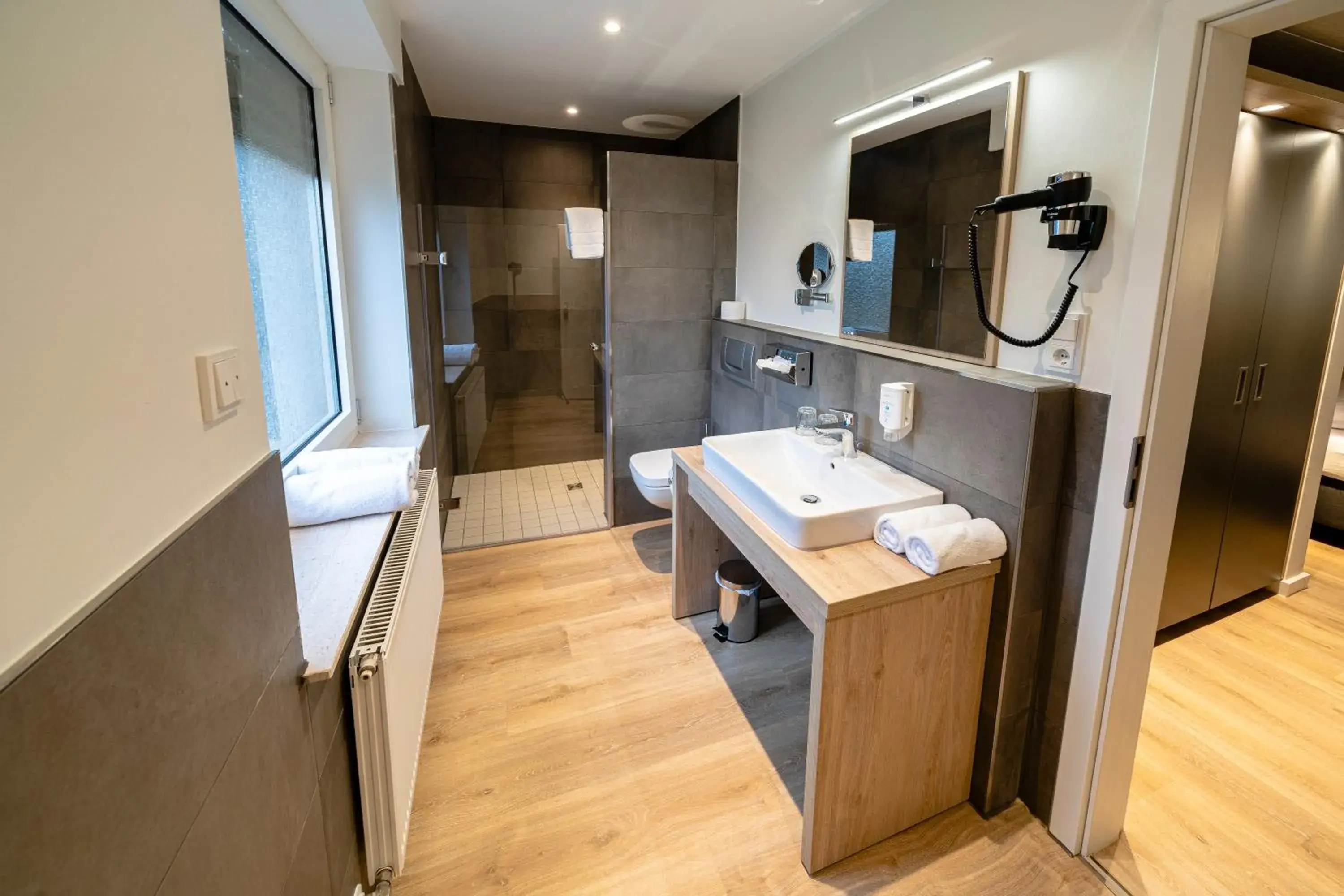 Double Room - single occupancy - Disability Access in Hotel Restaurant Kloppendiek Double Room - single occupancy - Disability Access in Hotel Restaurant Kloppendiek