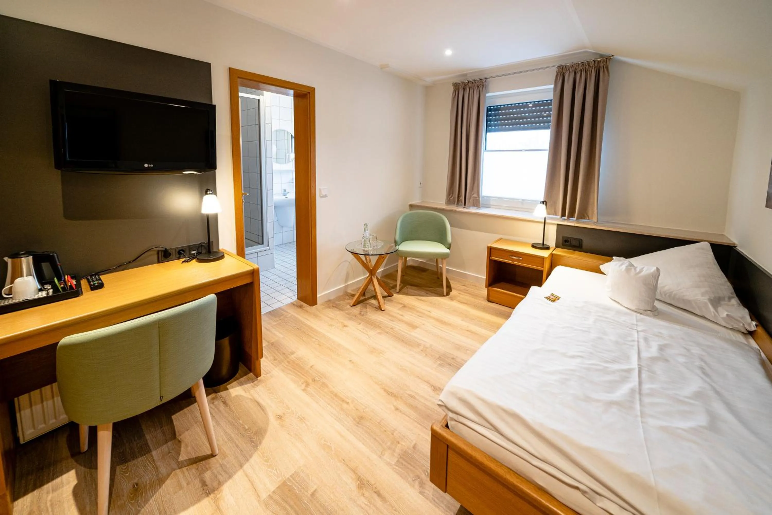 Photo of the whole room, Bed in Hotel Restaurant Kloppendiek