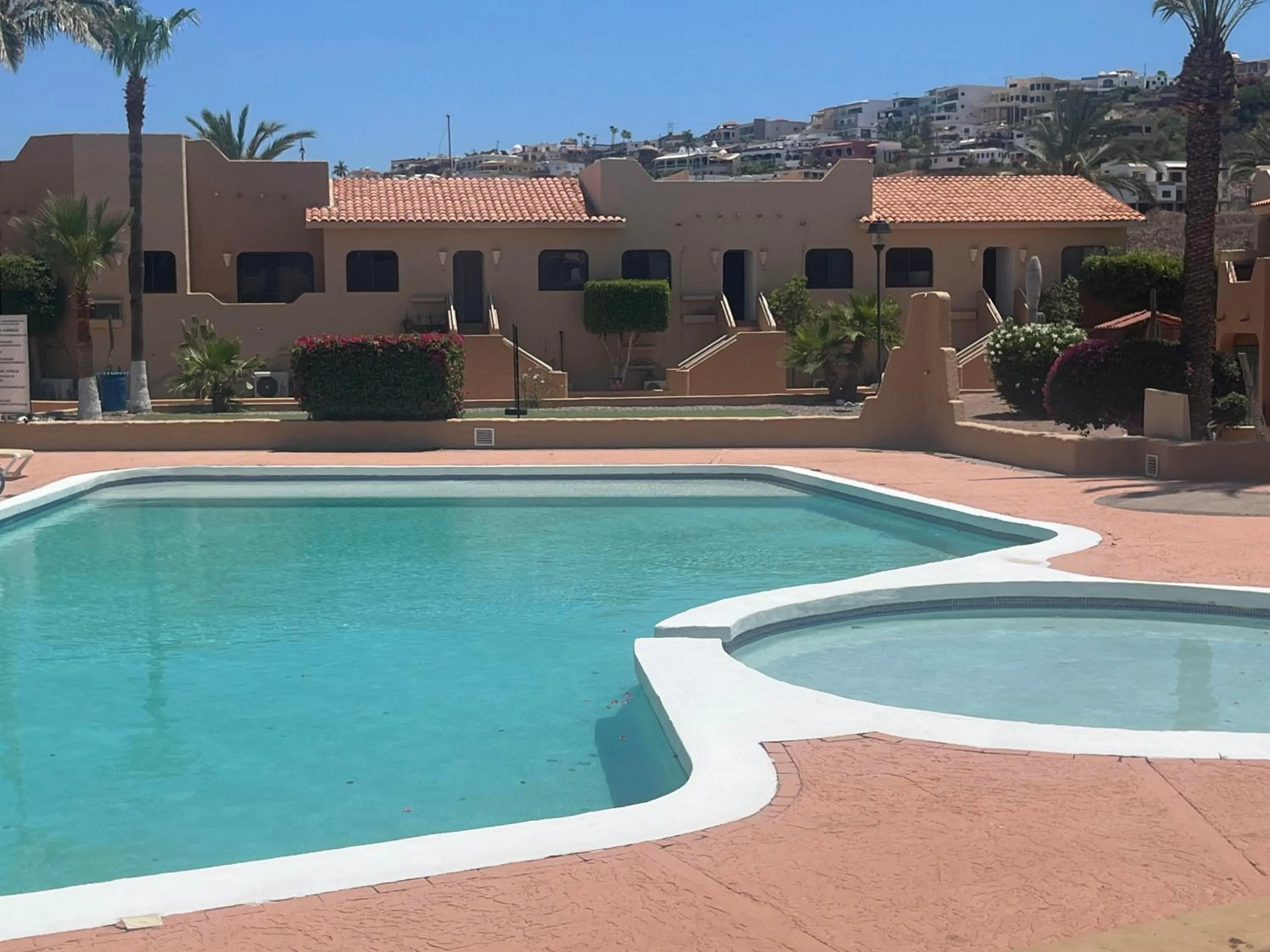 Property building in Villa en Marinaterra en seguida de Marina San Carlos