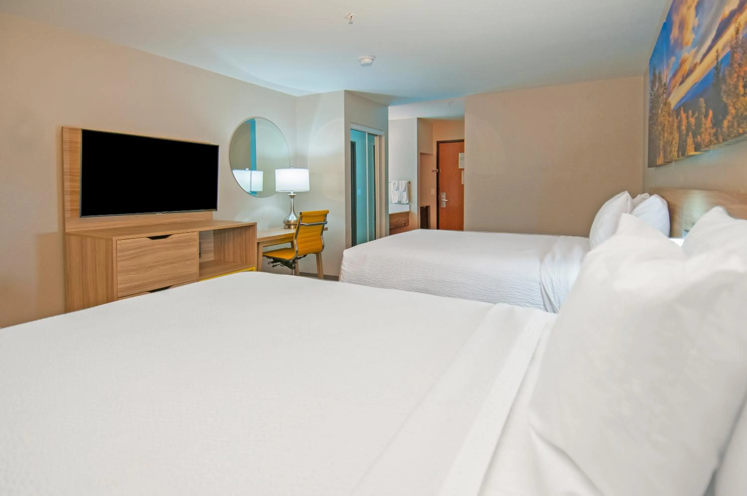 Bedroom, Bed in Days Inn & Suites by Wyndham San Antonio North/Stone Oak