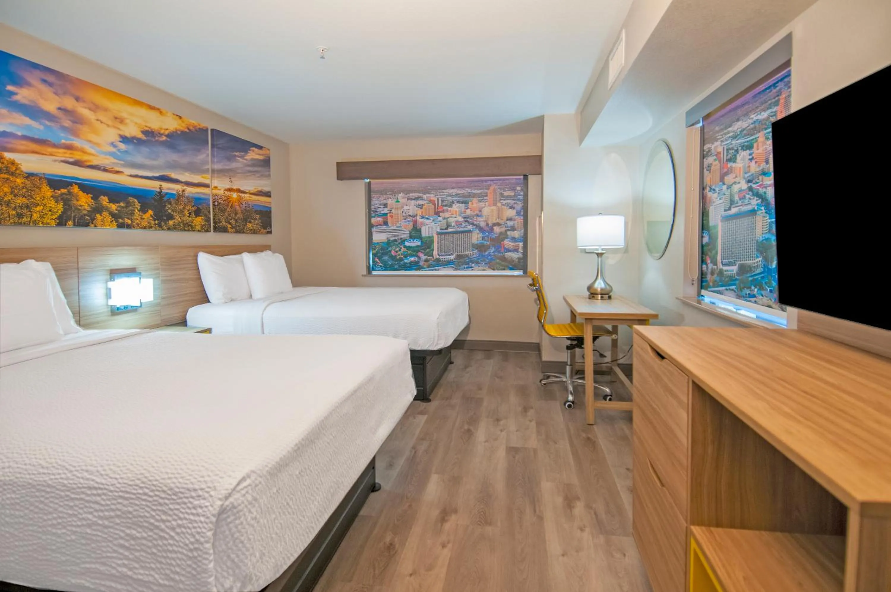 Bedroom, Bed in Days Inn & Suites by Wyndham San Antonio North/Stone Oak