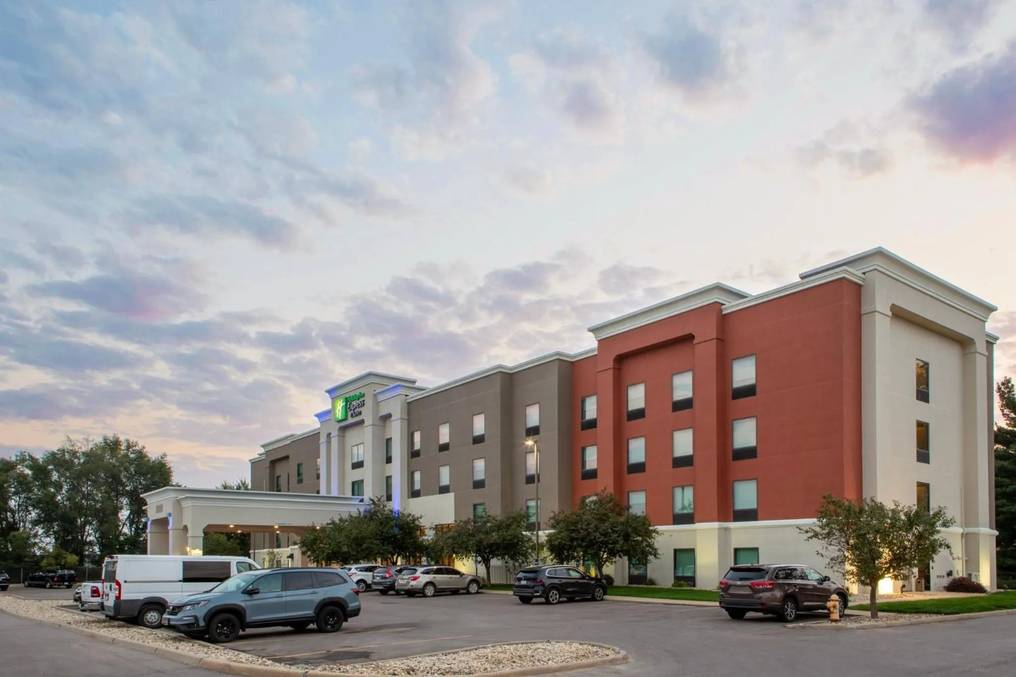 Property building in Holiday Inn Express & Suites Sioux City-South by IHG