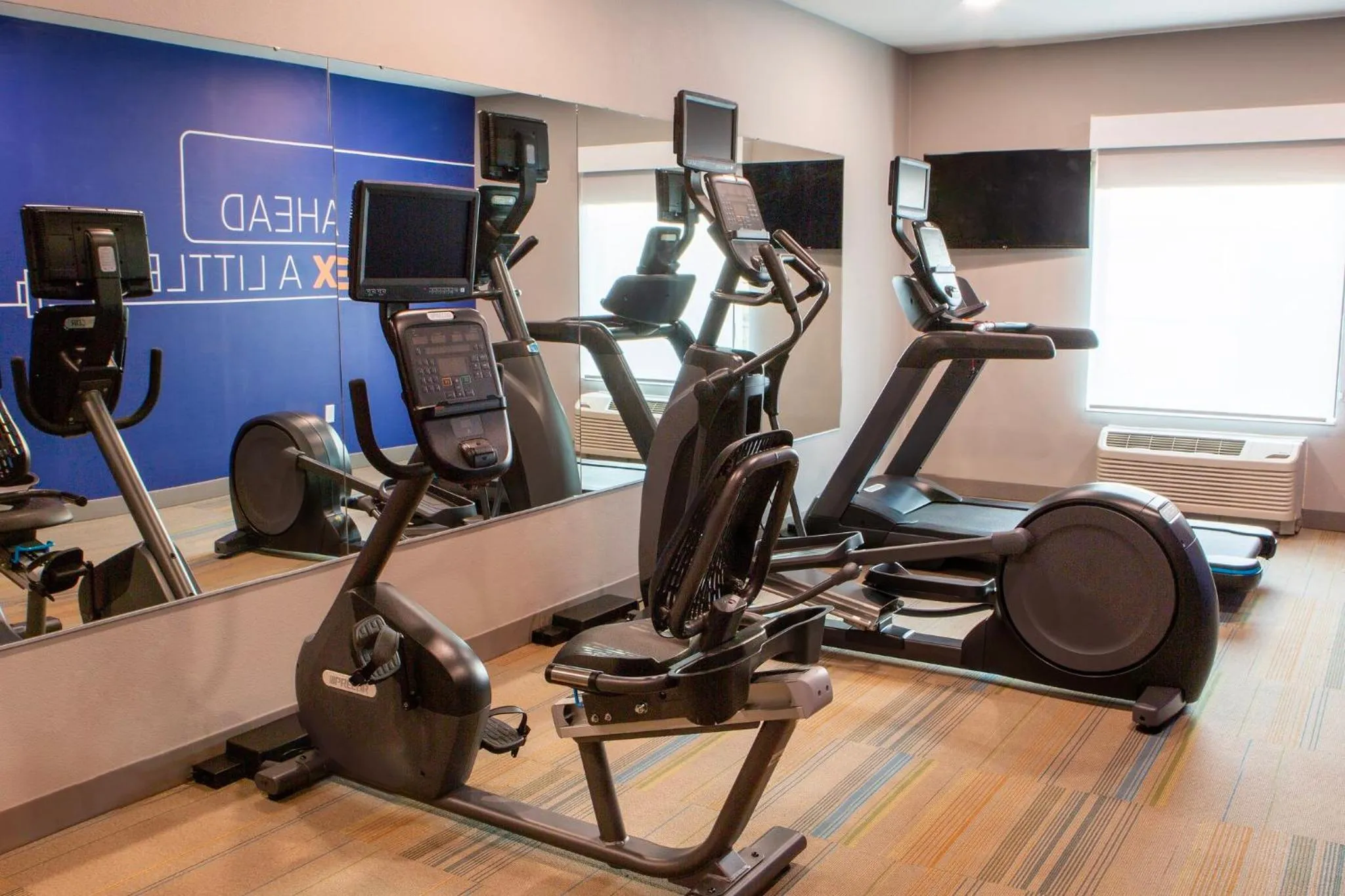 Fitness centre/facilities in Holiday Inn Express & Suites Sioux City-South by IHG