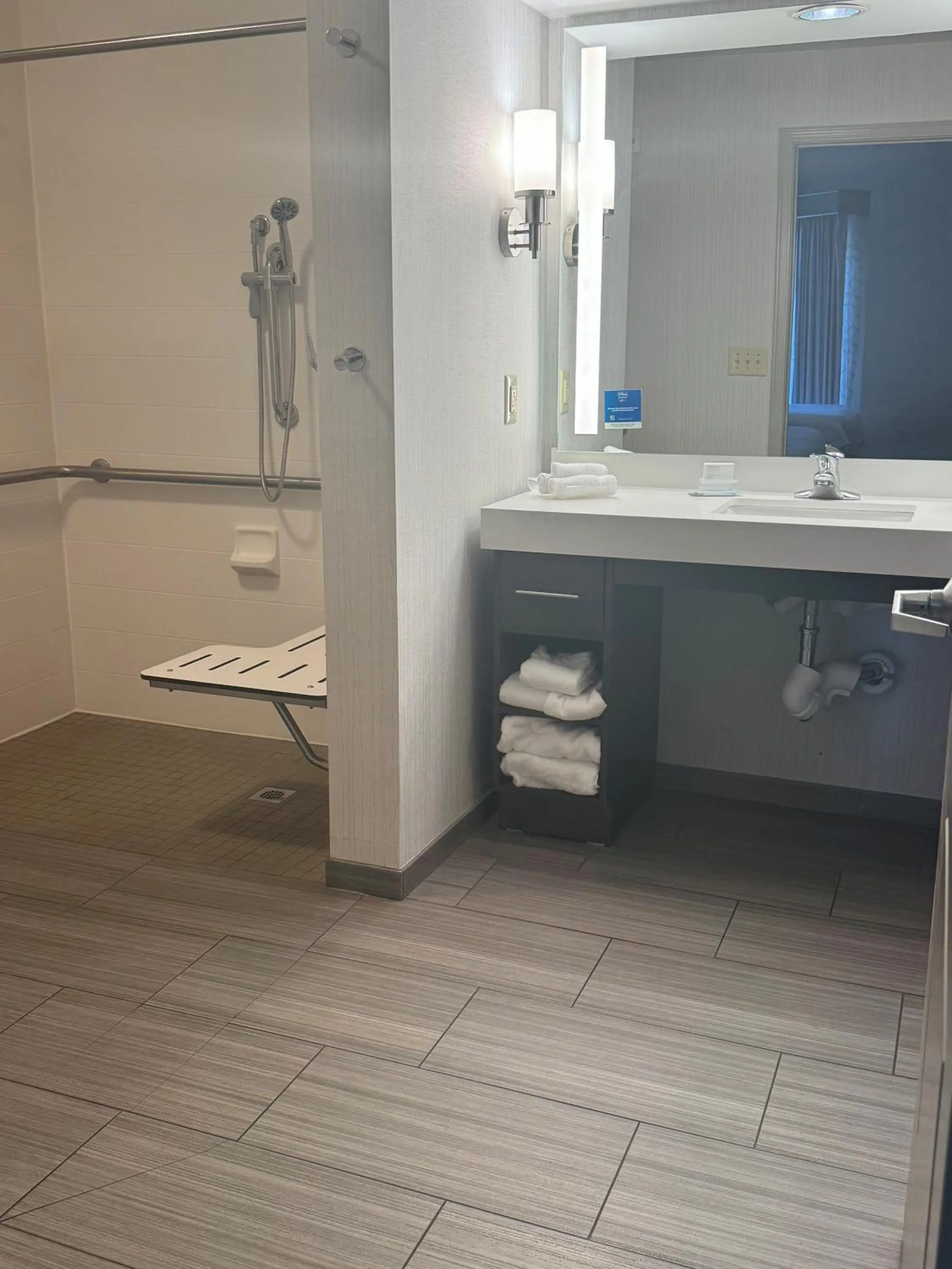 Bathroom in Homewood Suites by Hilton Saint Louis-Chesterfield