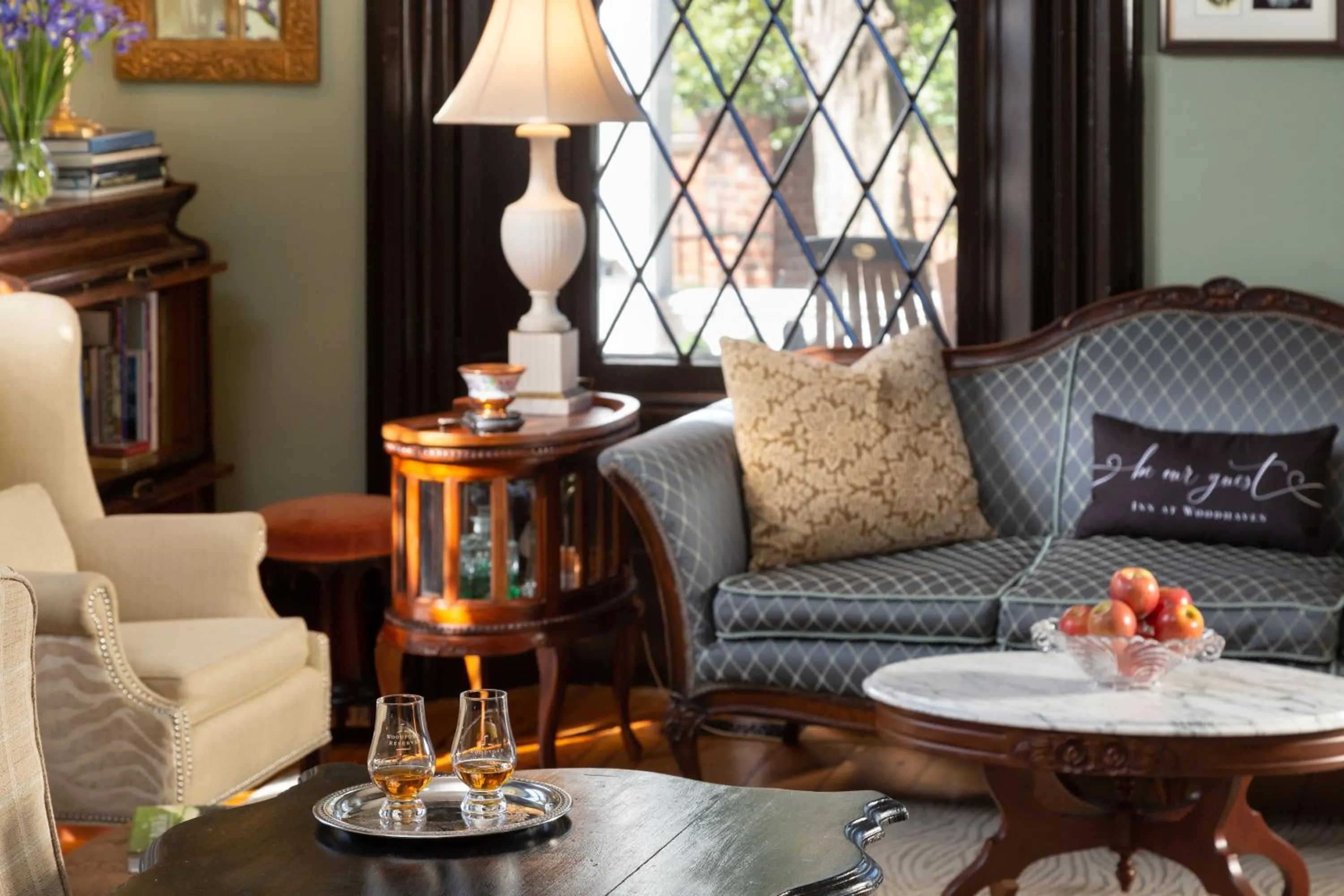 Living room in Inn at Woodhaven-In the Heart of the Bourbon Trail-Over 12 Distilleries Nearby