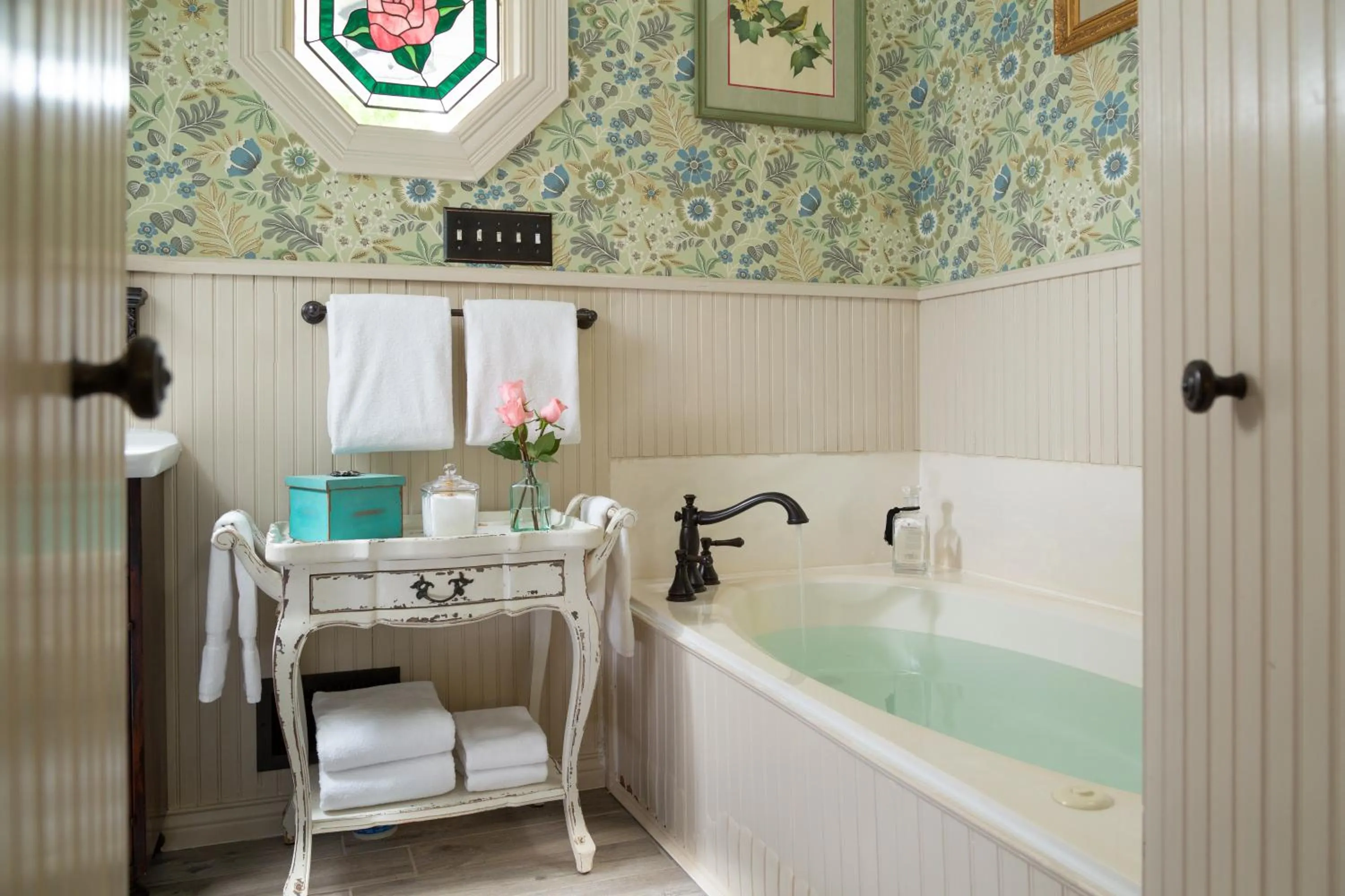 Bathroom in Inn at Woodhaven-In the Heart of the Bourbon Trail-Over 12 Distilleries Nearby