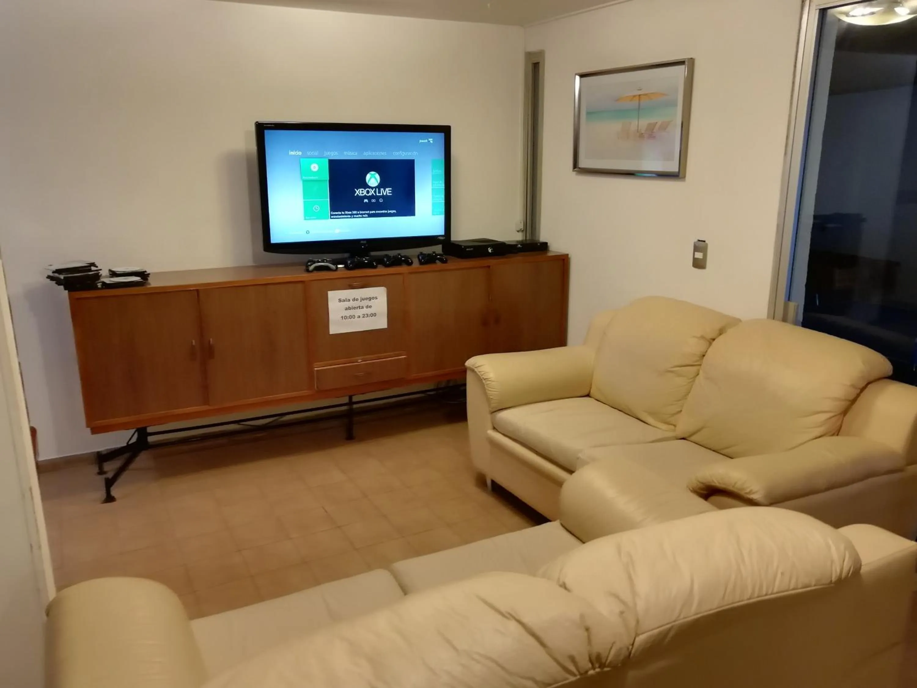 Communal lounge/ TV room in Hotel Argentina