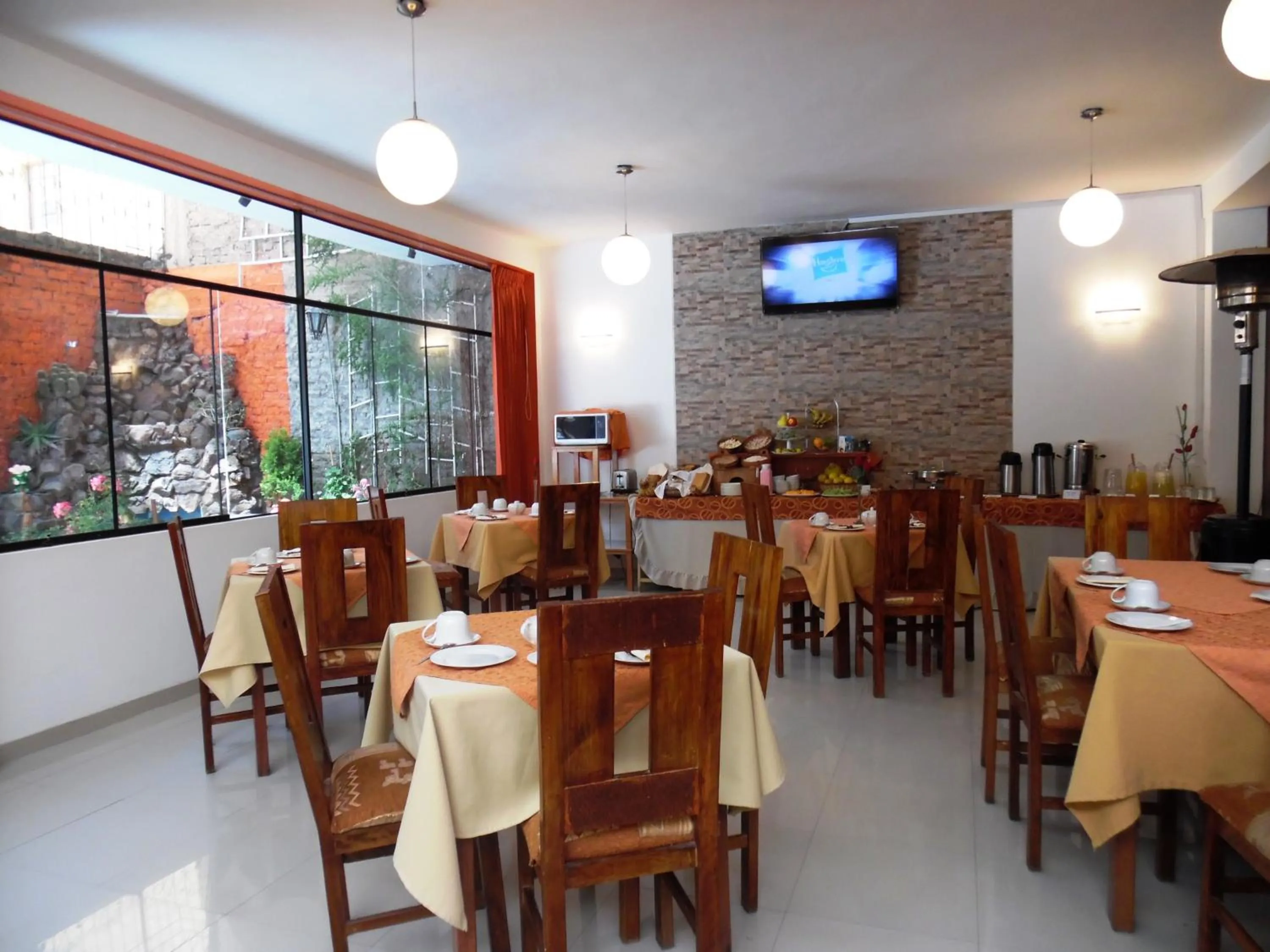 Restaurant/places to eat in Hotel Puno Terra