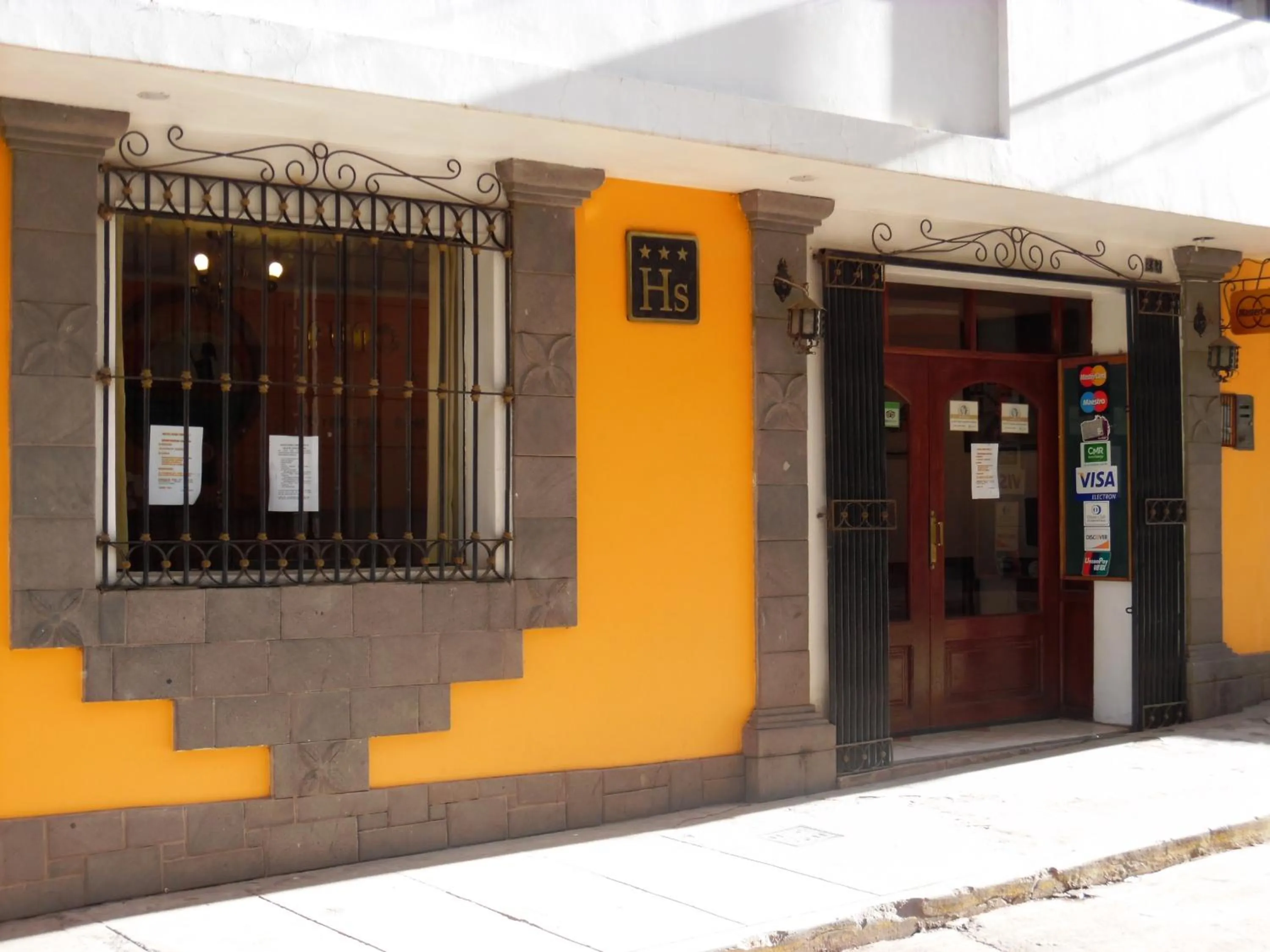 Facade/entrance in Hotel Puno Terra