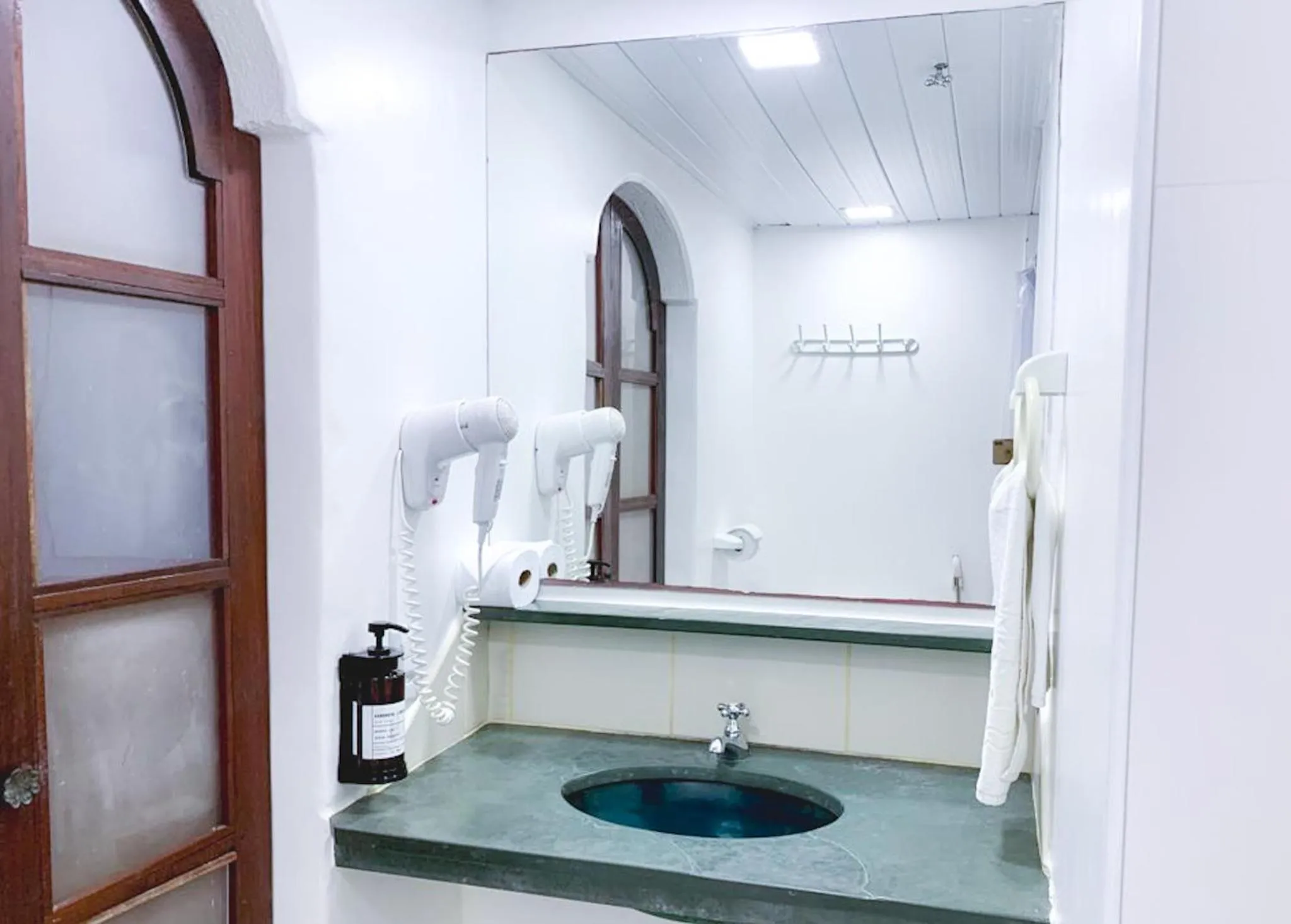 Bathroom in Pousada Dos Artistas