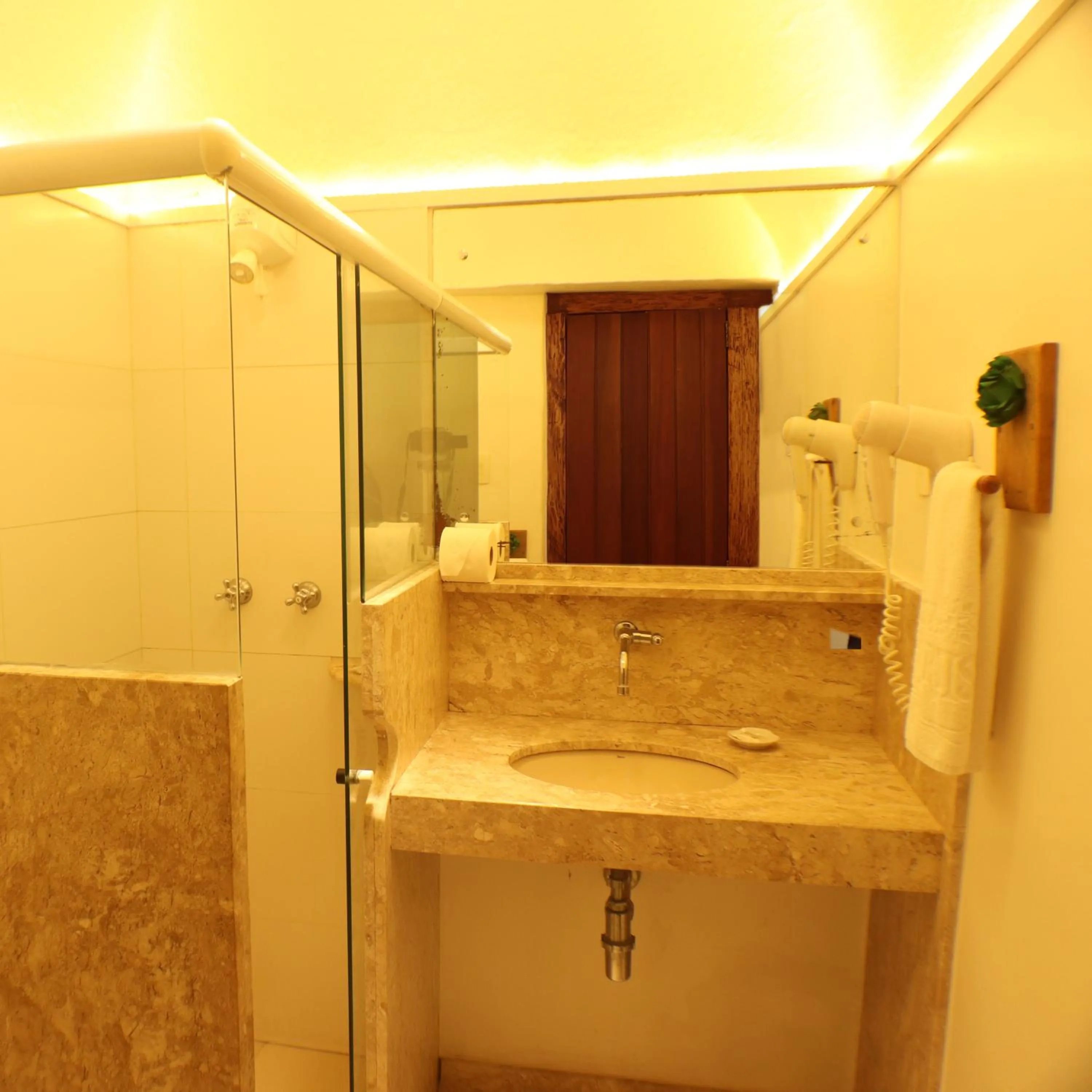 Bathroom in Pousada Dos Artistas