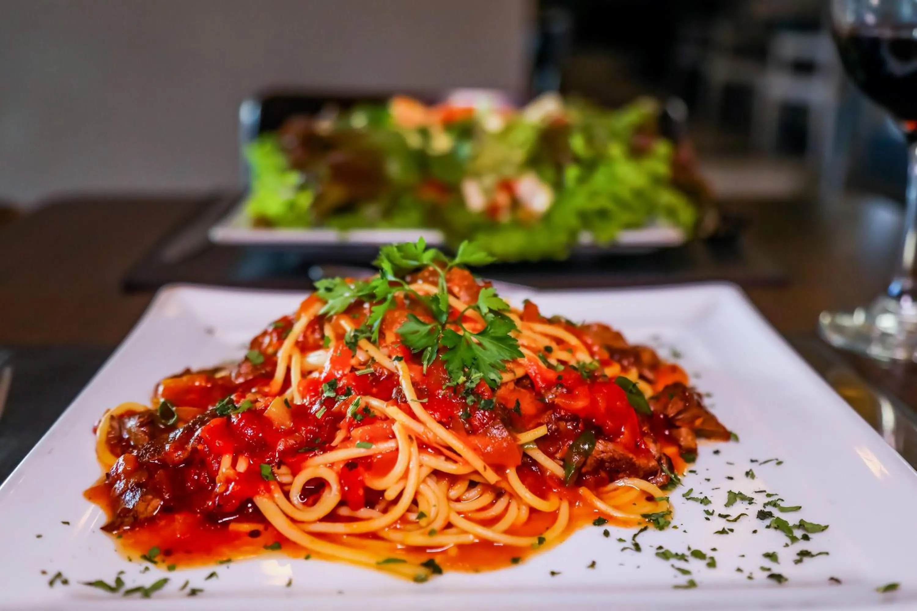 Food in Golden Tulip Goiania Address