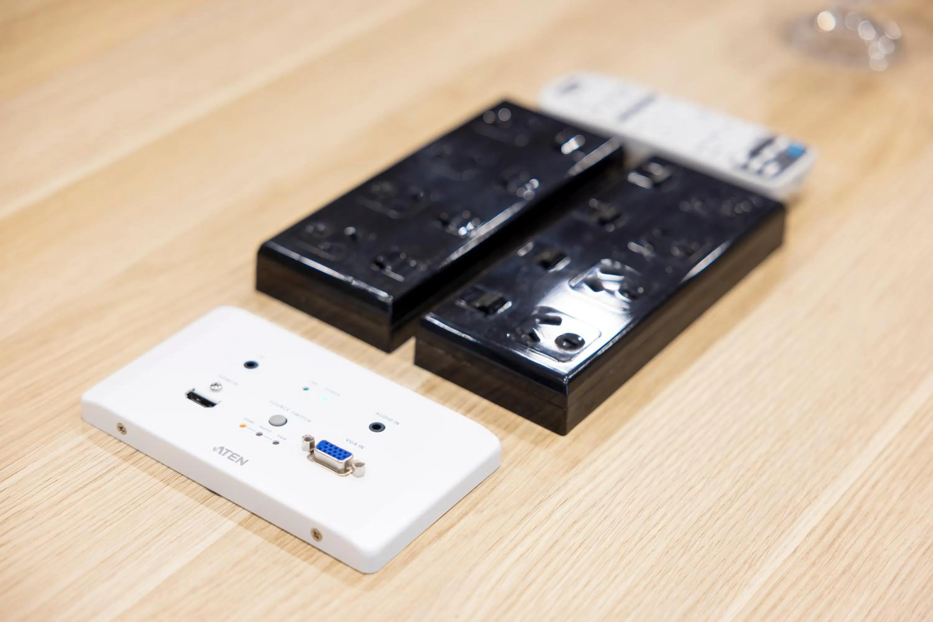 TV and multimedia in Airport Gateway Hotel