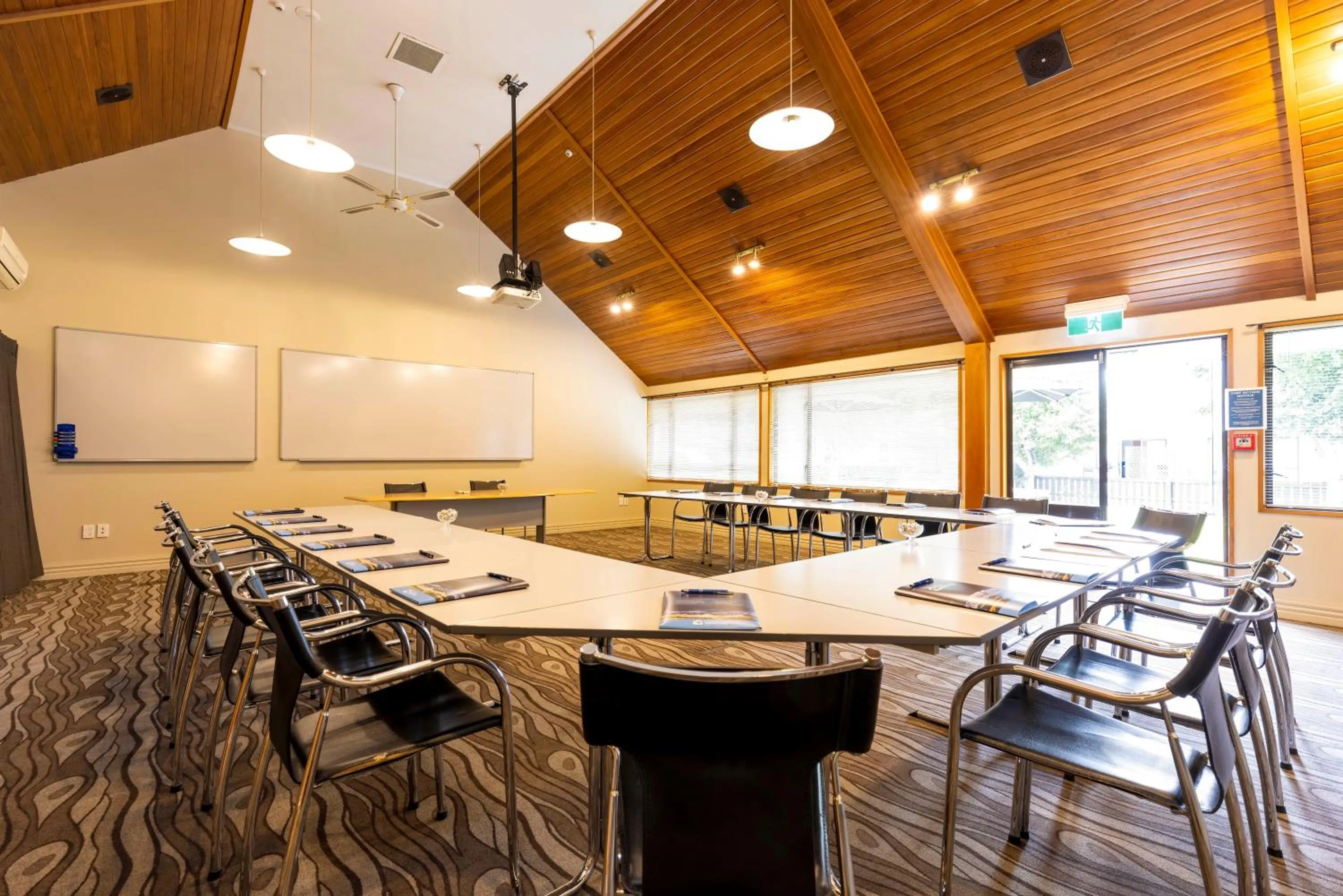 Coffee/tea facilities in Airport Gateway Hotel