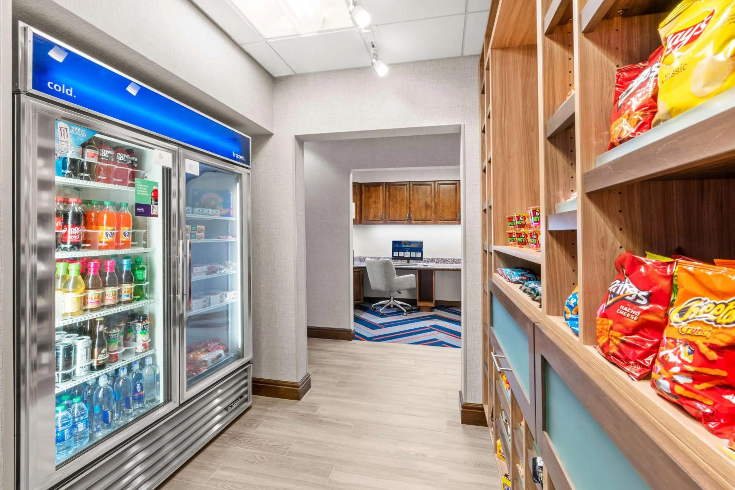 Restaurant/places to eat in Hampton Inn & Suites Fairbanks