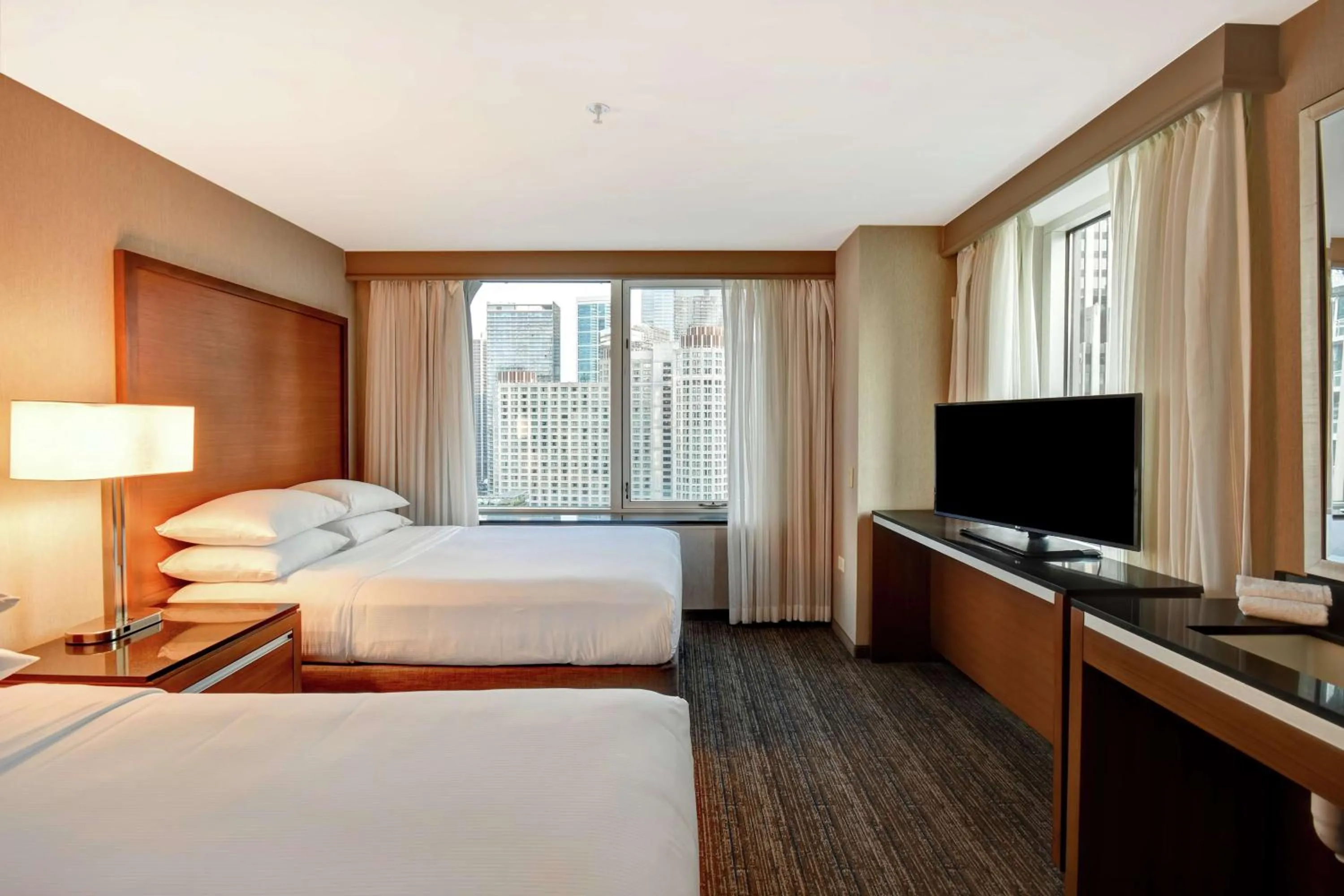 Bedroom, Bed in Embassy Suites by Hilton Chicago Downtown Magnificent Mile