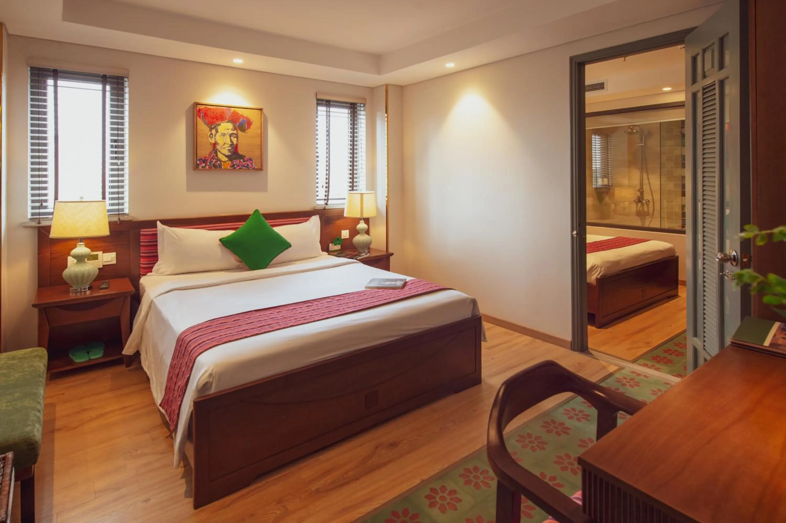 Bedroom, Bed in Au Lac Legend Hotel